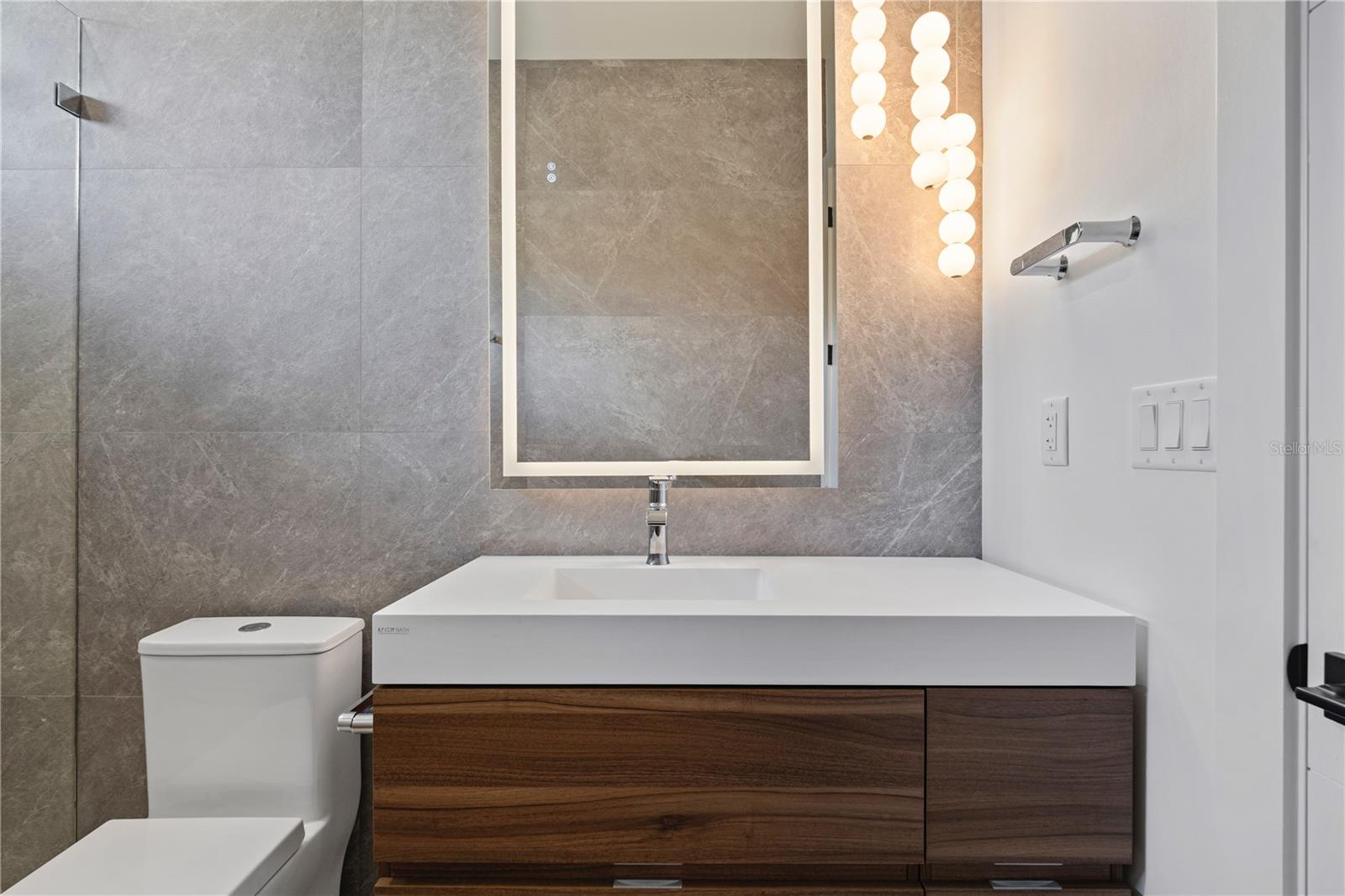 Listing photo id 36 for 7821 3rd Avenue S