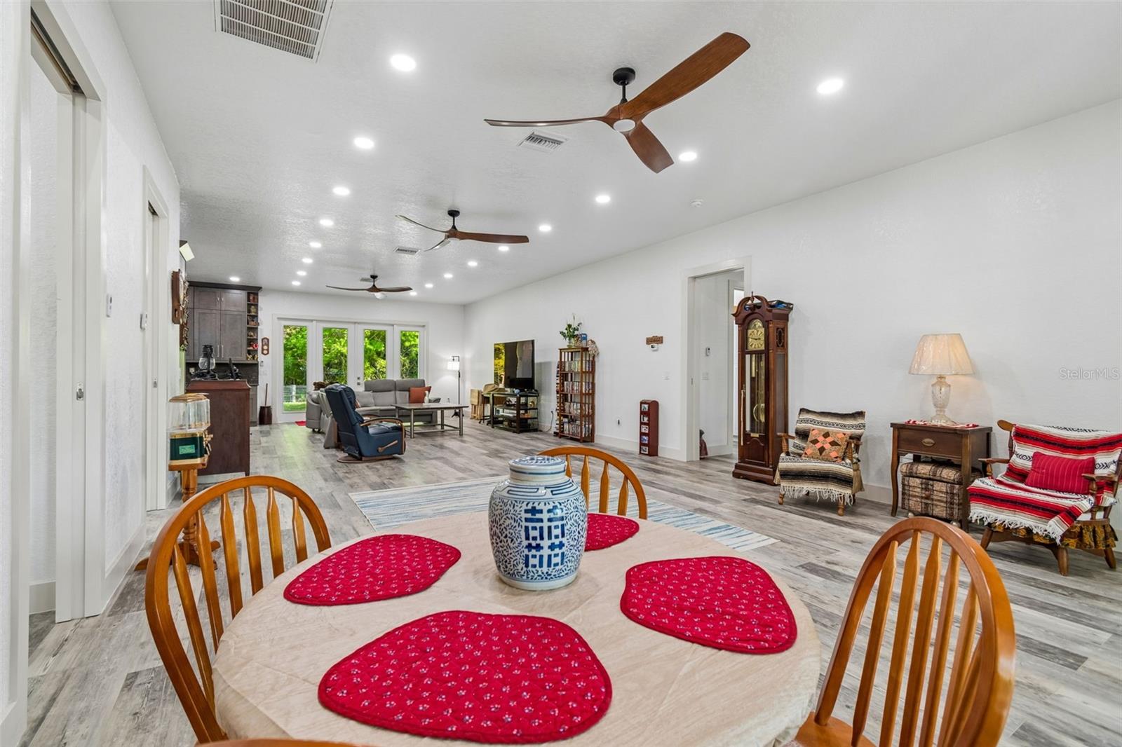 Image 12 of 100 For 4300 Cr 673  