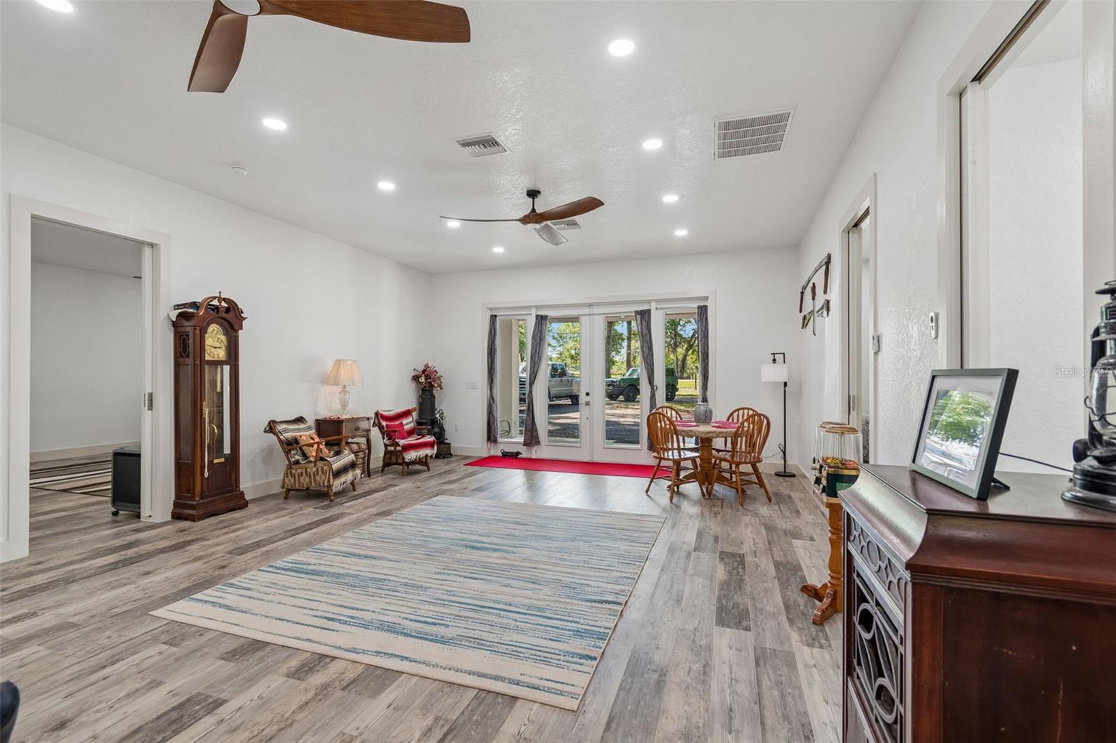 Image 16 of 100 For 4300 Cr 673  