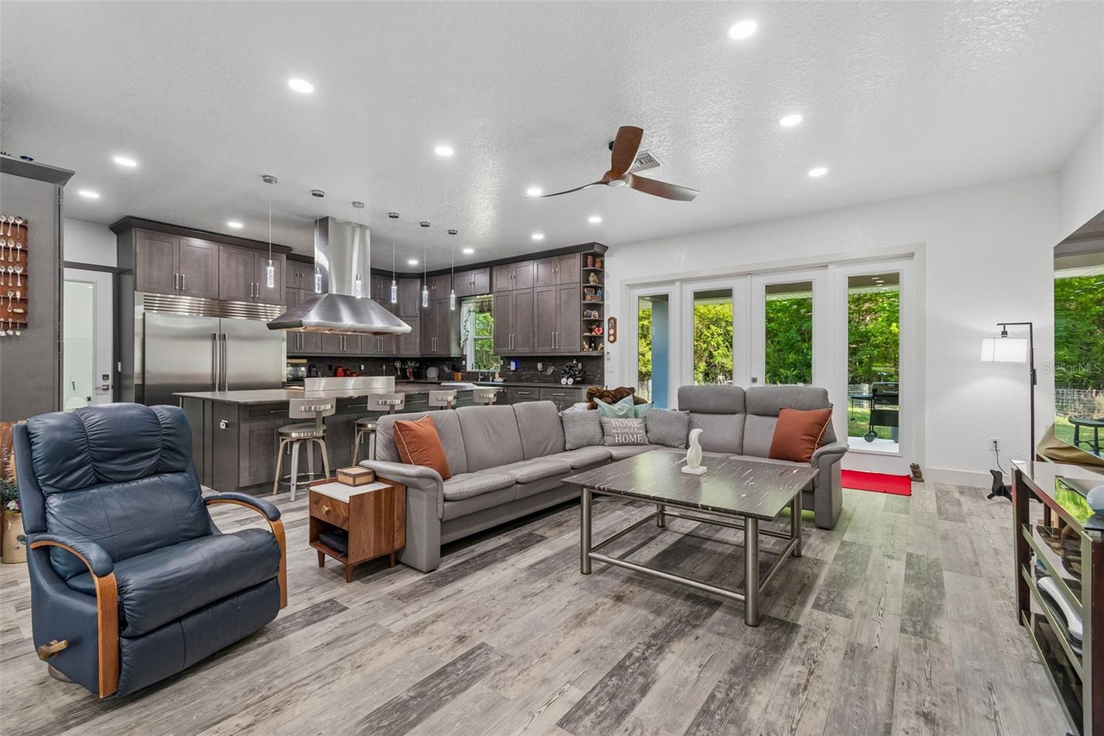 Image 21 of 100 For 4300 Cr 673  