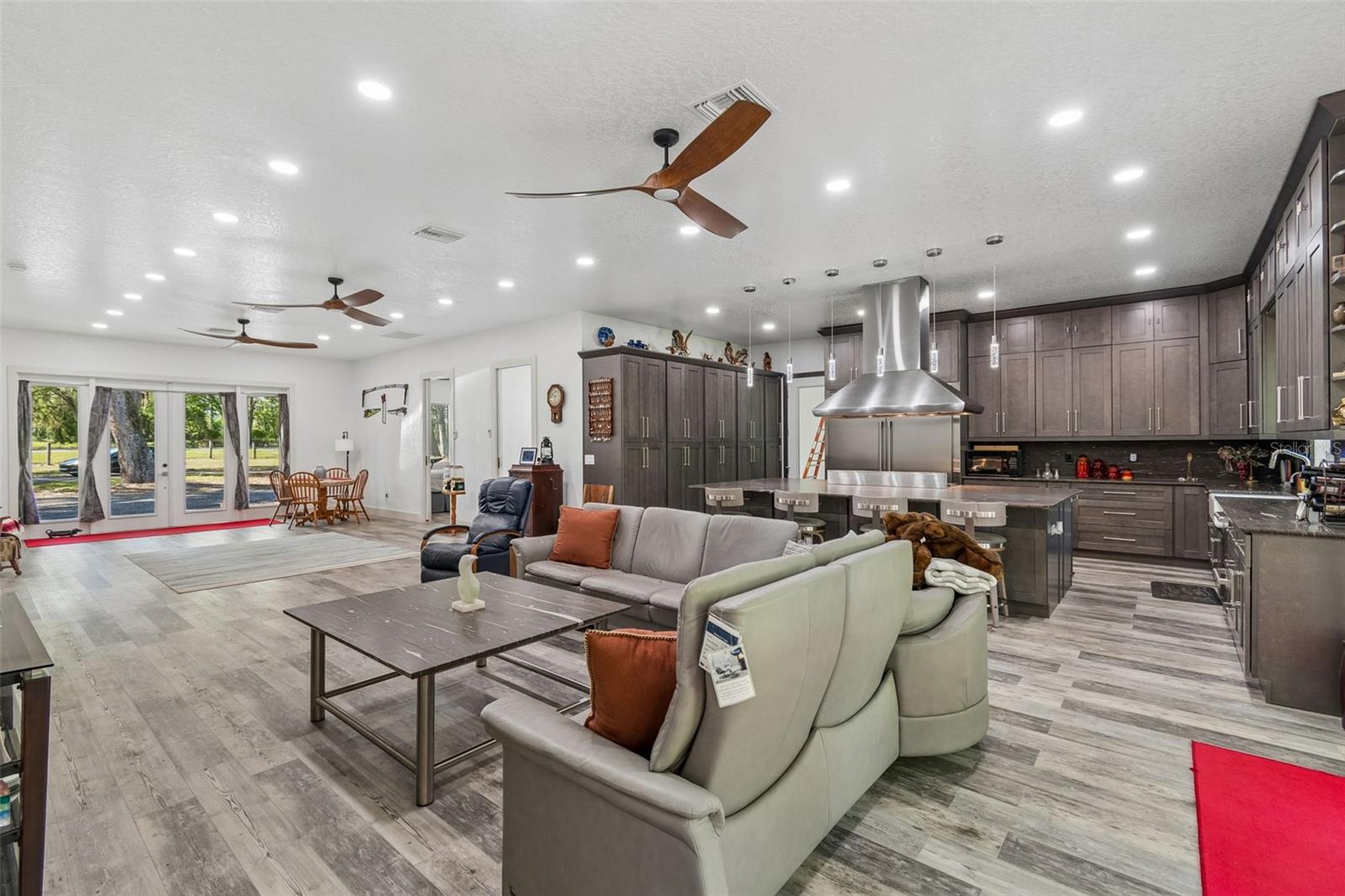 Image 22 of 100 For 4300 Cr 673  