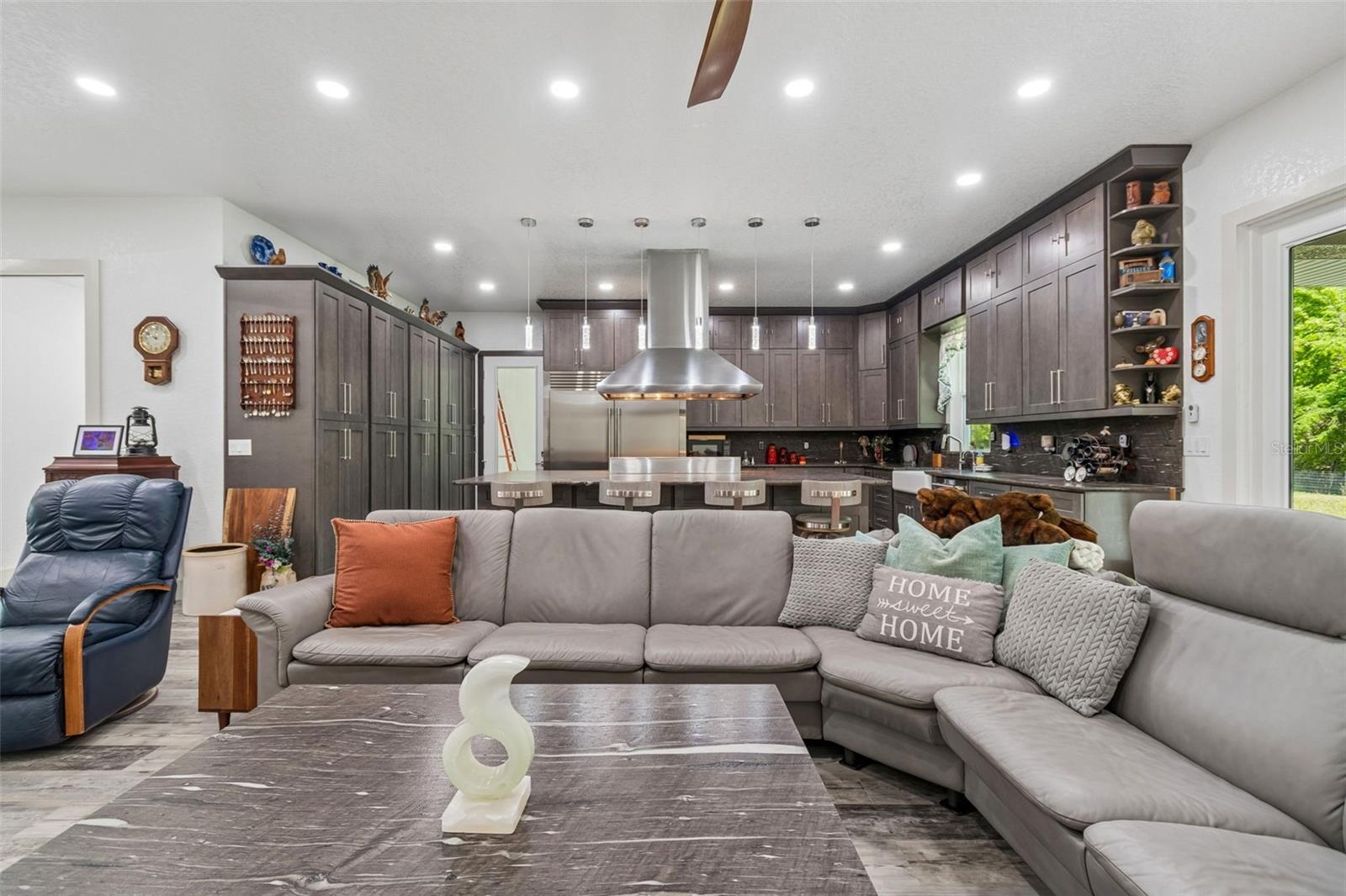 Image 23 of 100 For 4300 Cr 673  