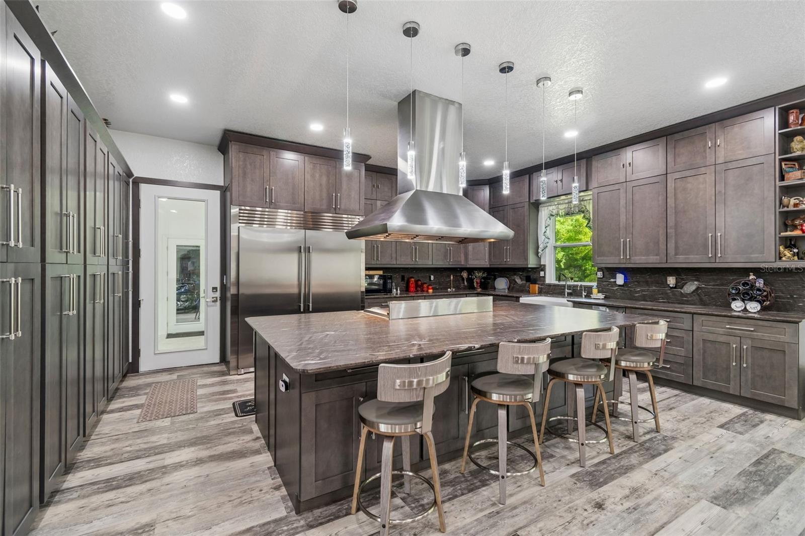 Image 27 of 100 For 4300 Cr 673  