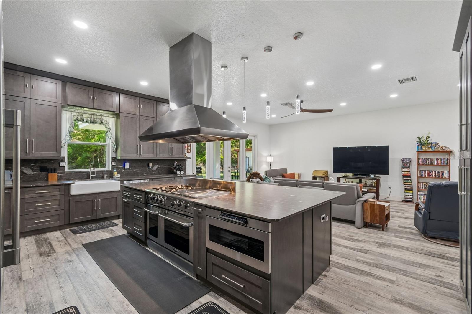 Image 29 of 100 For 4300 Cr 673  