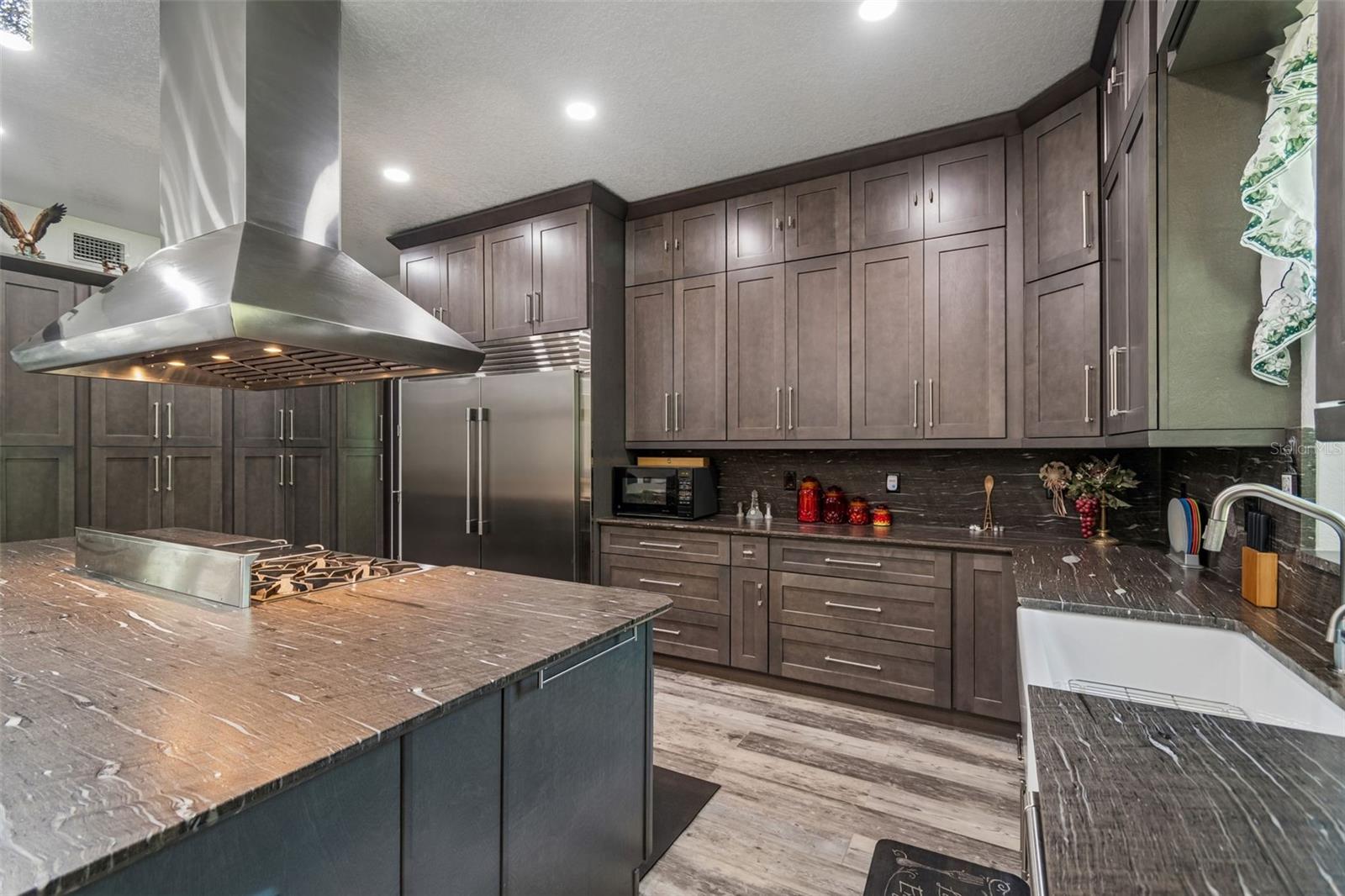 Image 37 of 100 For 4300 Cr 673  