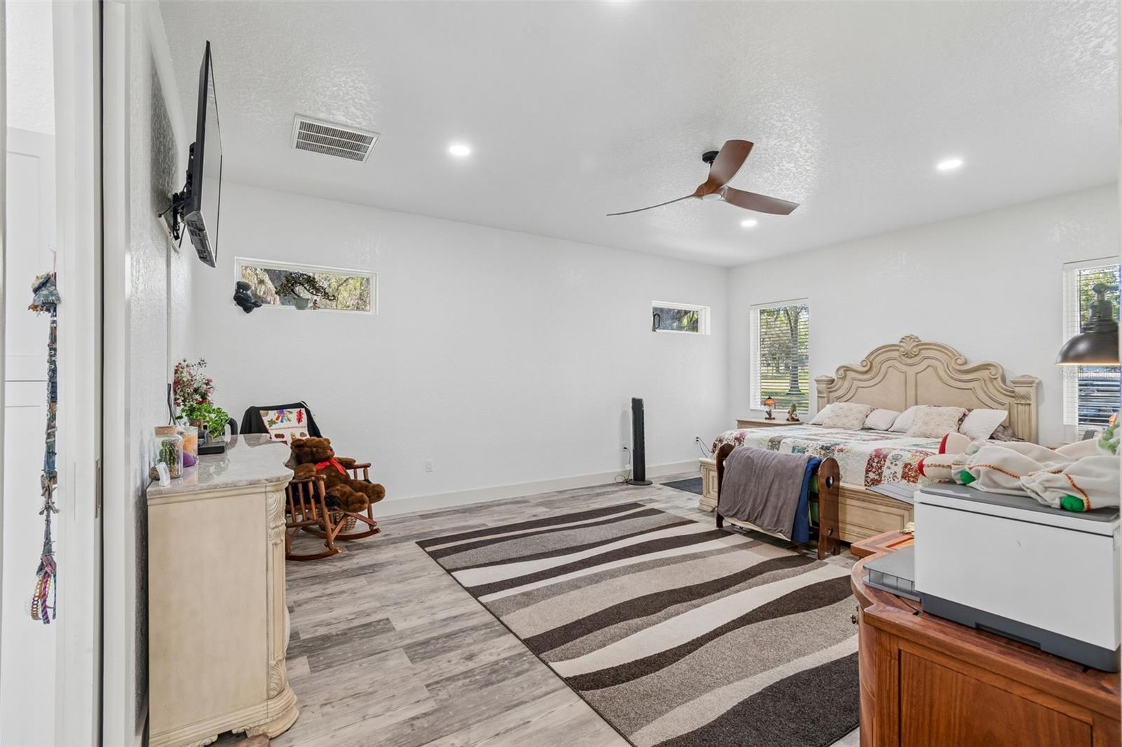 Image 43 of 100 For 4300 Cr 673  