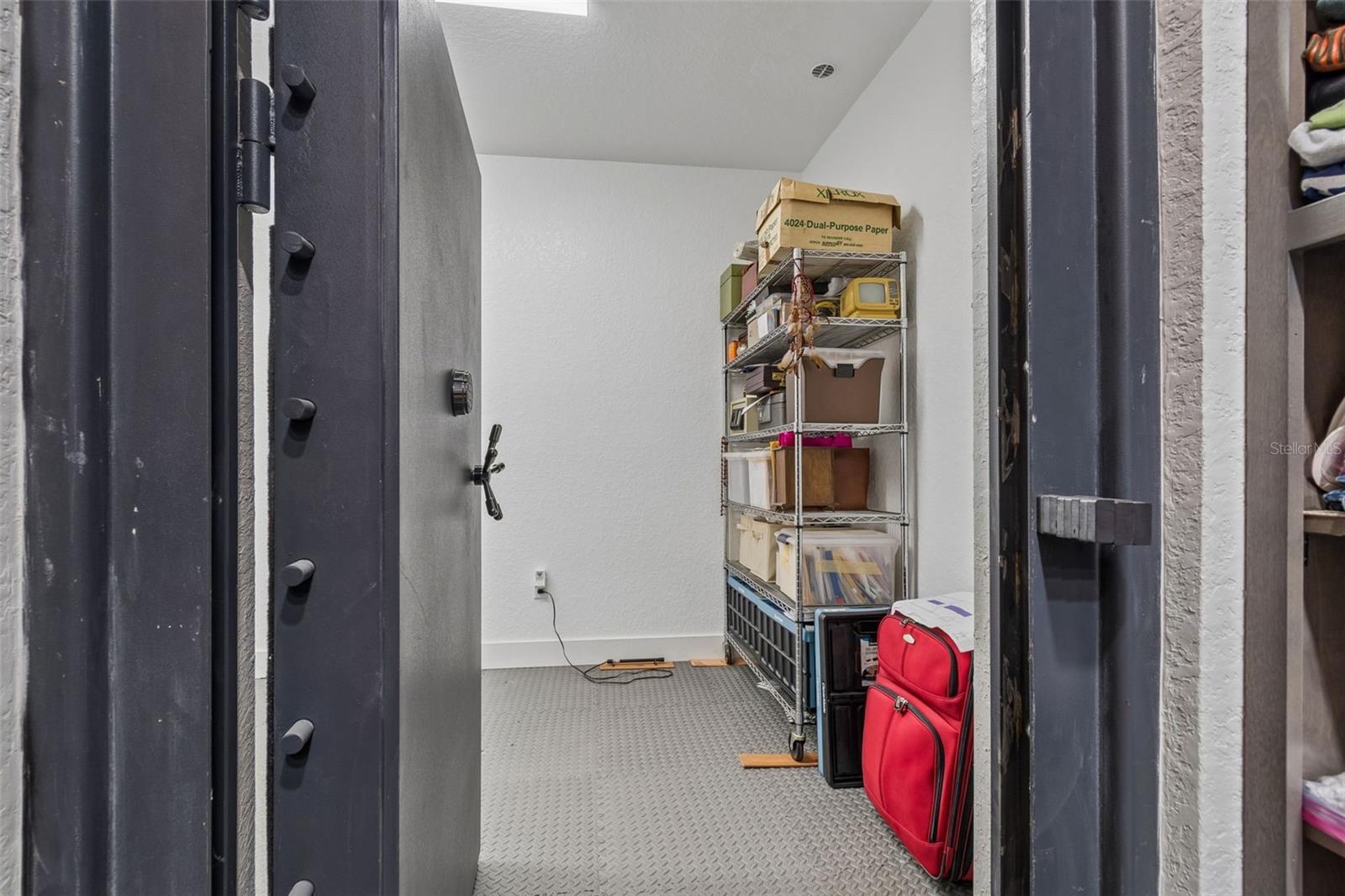 Image 55 of 100 For 4300 Cr 673  