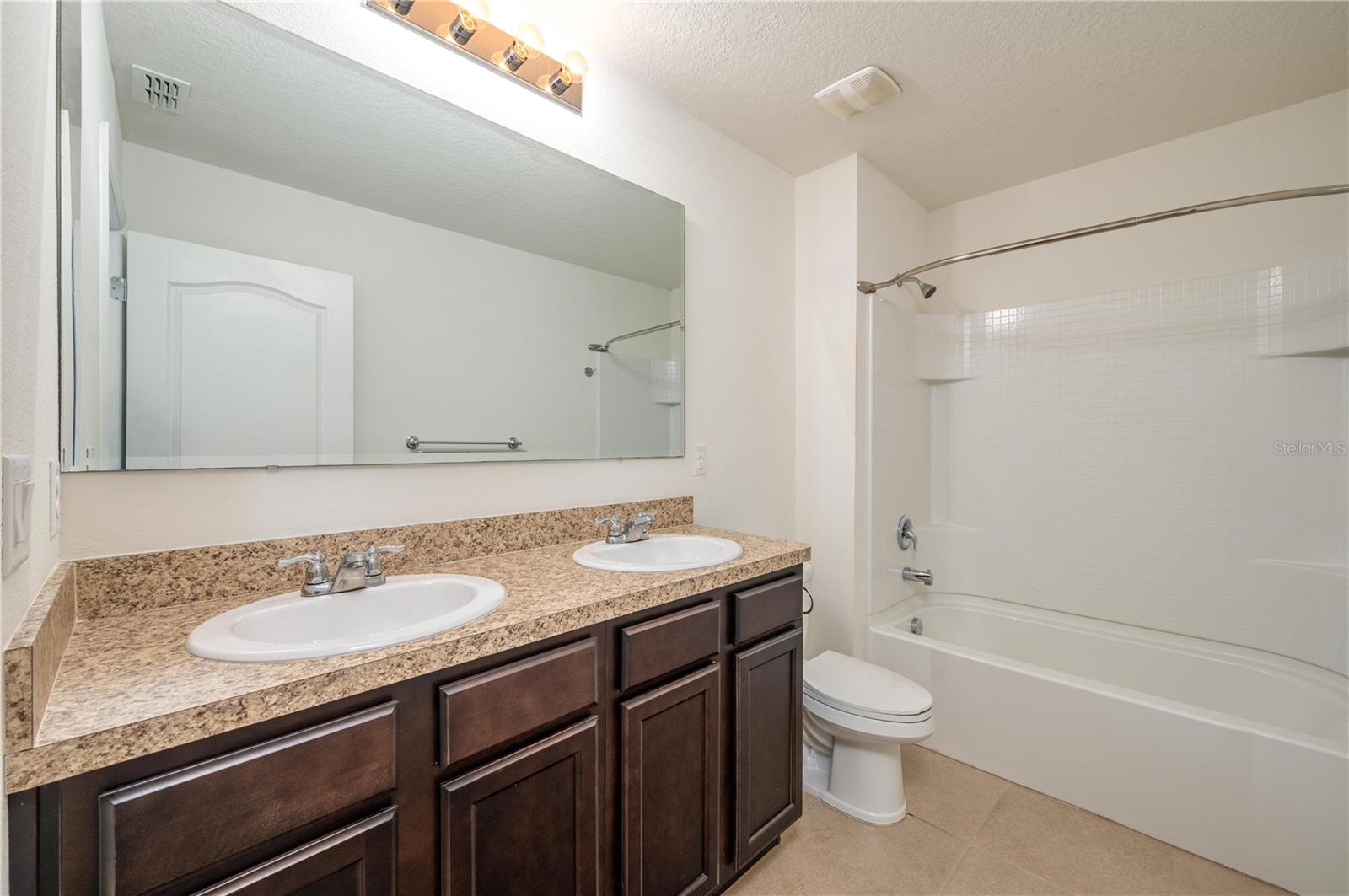 Image 18 of 30 For 6121 Forest Ridge Way