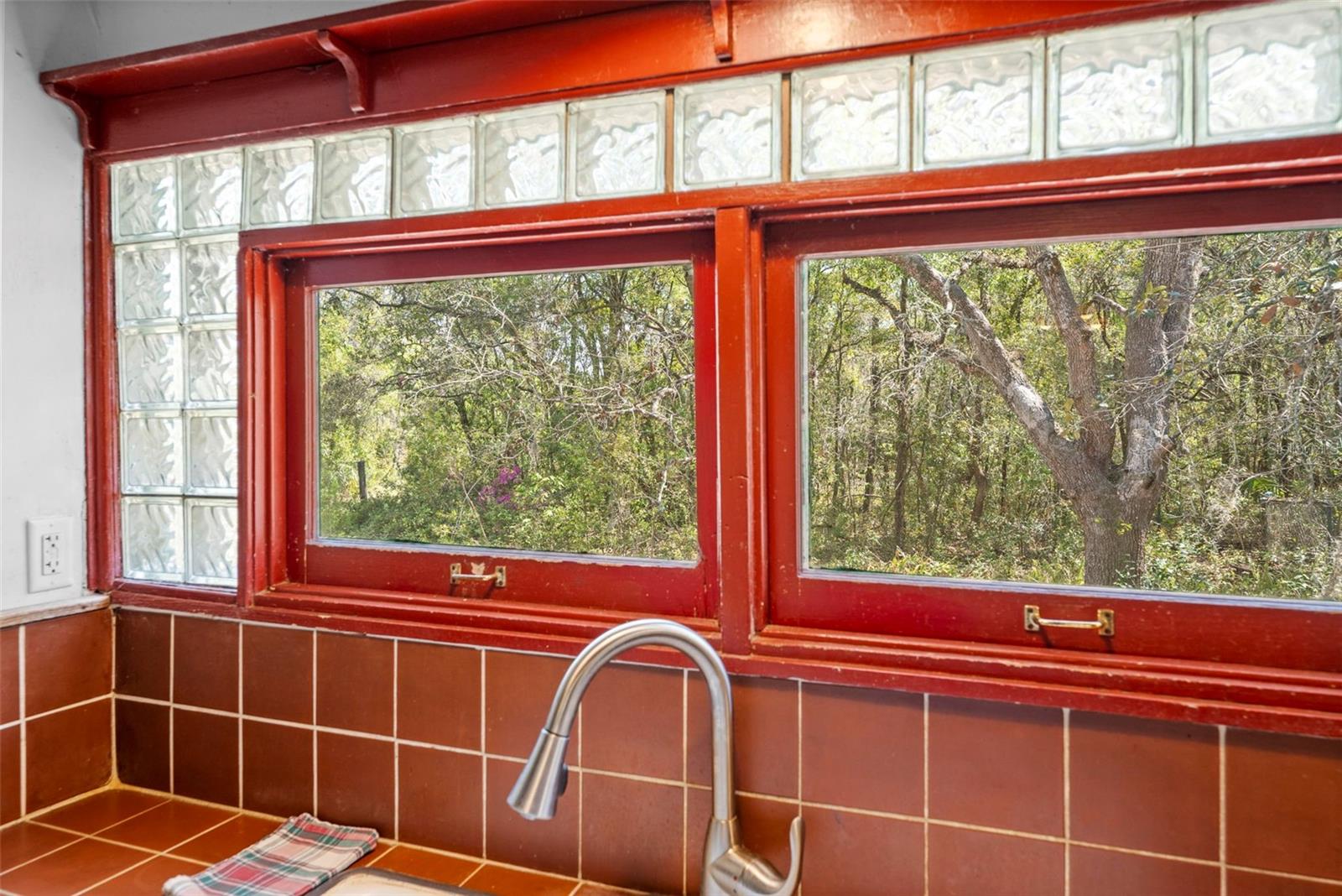 Image 17 of 49 For 11317 Salina Street