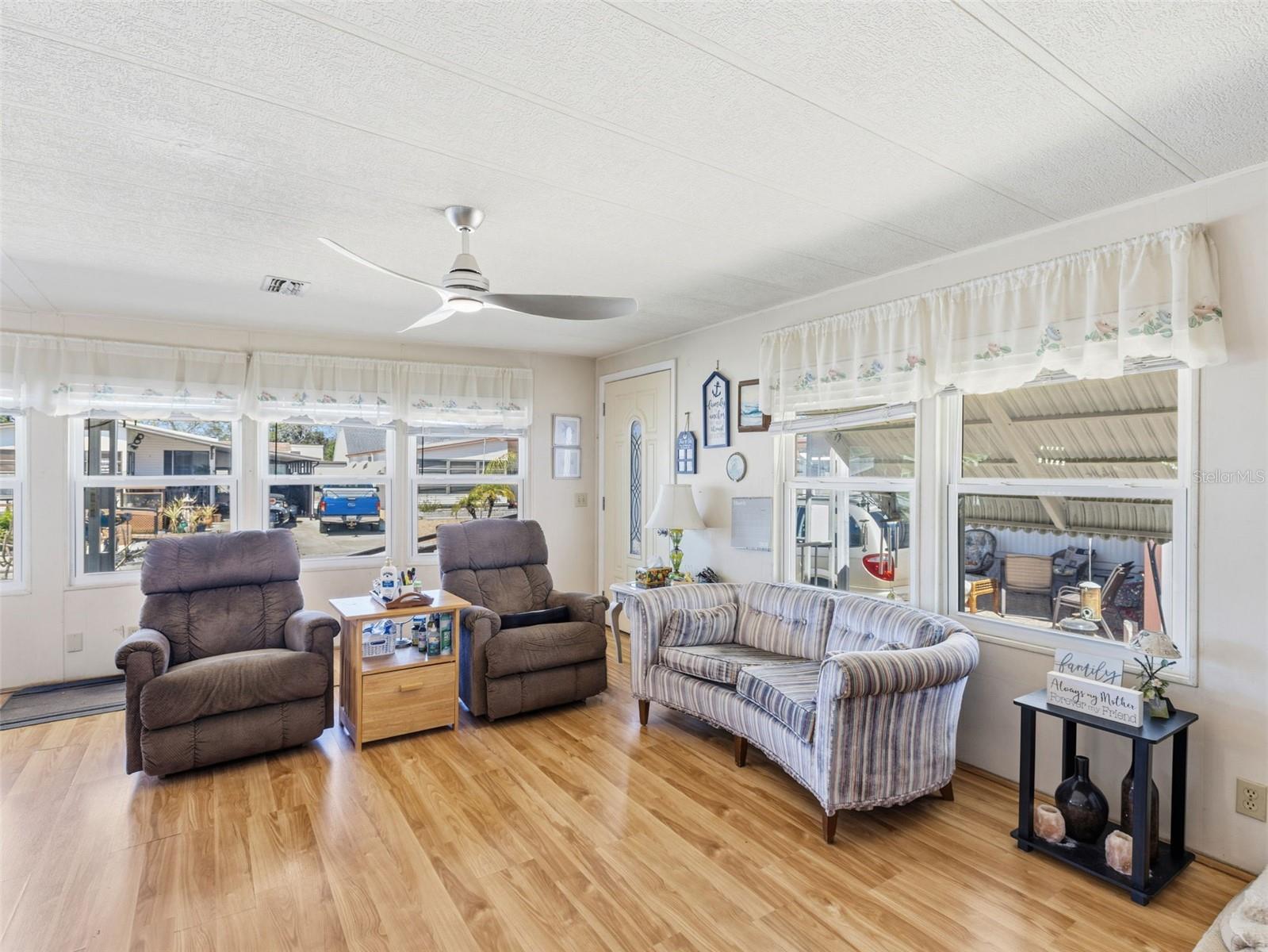 Image 7 of 31 For 7402 Cascade Drive