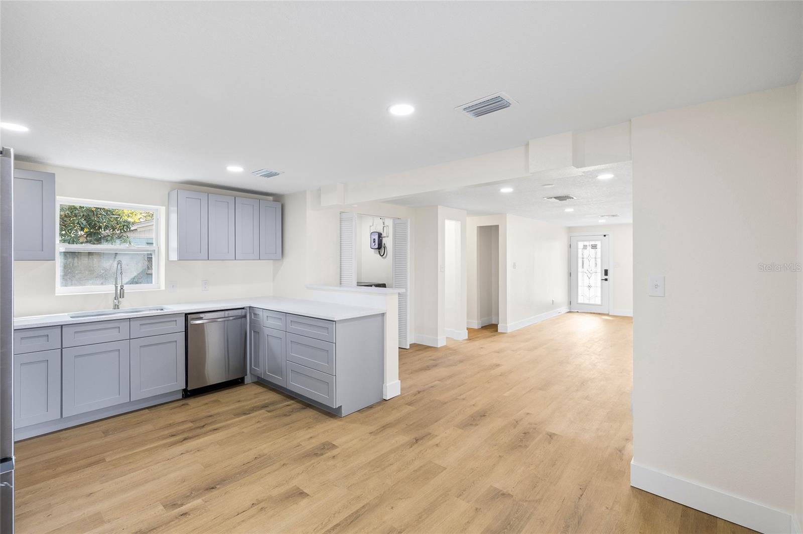 Image 12 of 32 For 4403 48th Street