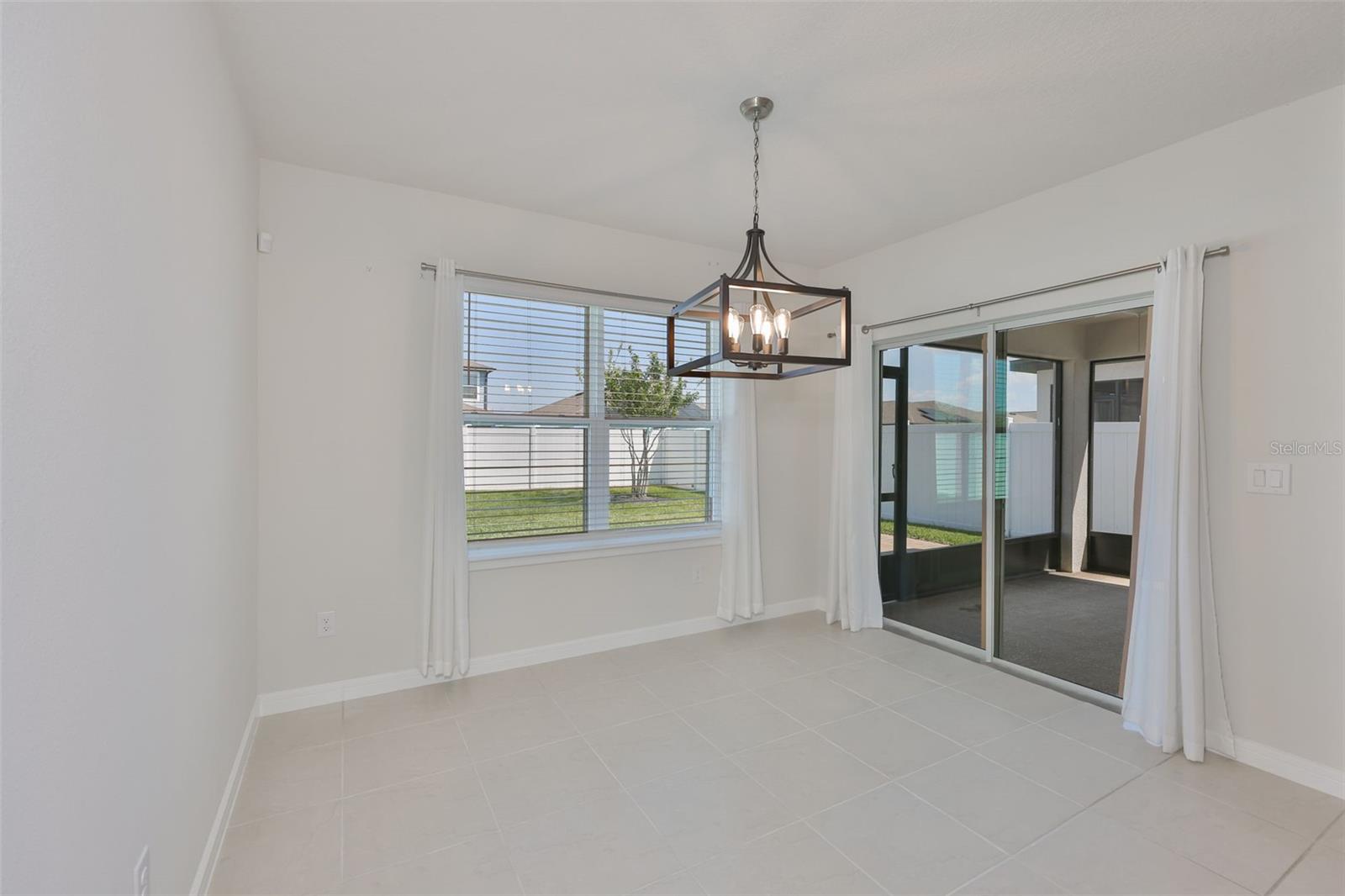 Image 14 of 47 For 1002 Tidal Rock Avenue