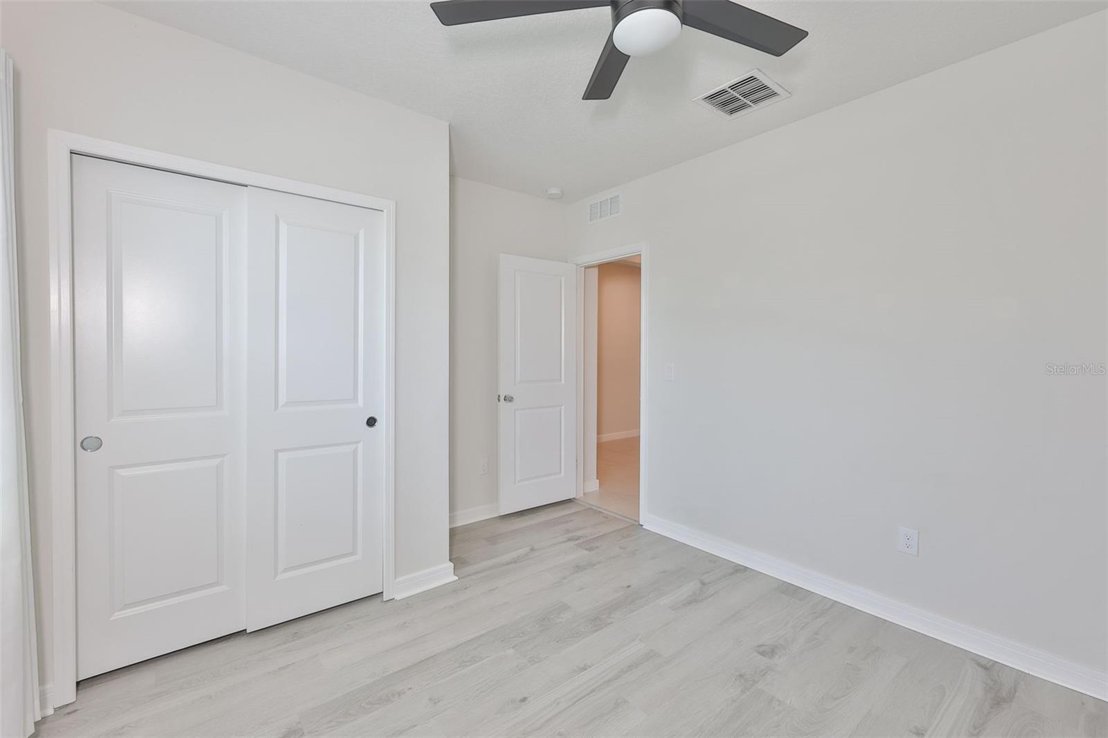 Image 17 of 47 For 1002 Tidal Rock Avenue