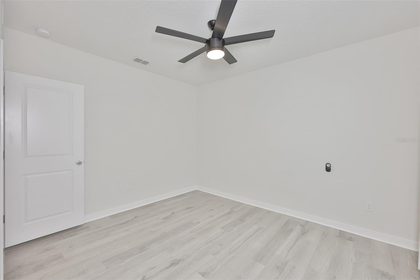 Image 18 of 47 For 1002 Tidal Rock Avenue