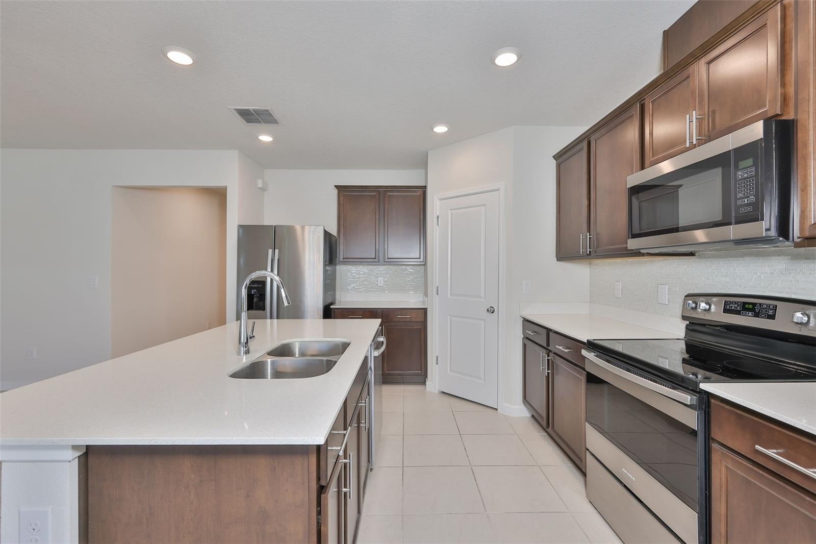 Image 29 of 47 For 1002 Tidal Rock Avenue