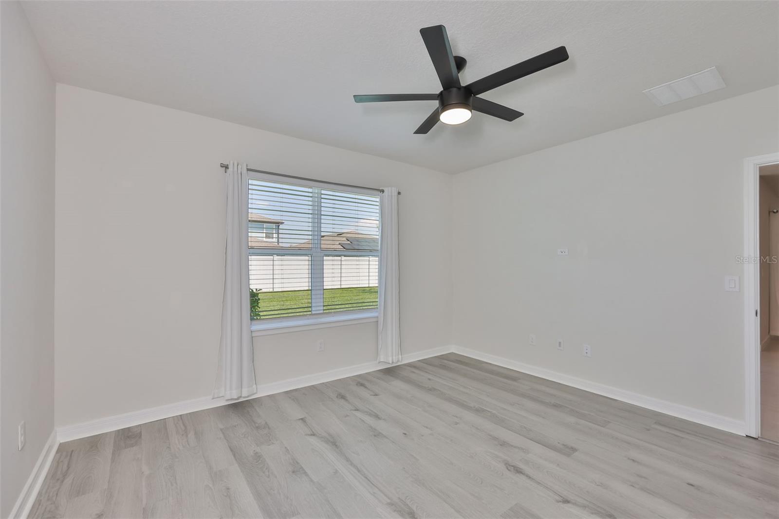 Image 31 of 47 For 1002 Tidal Rock Avenue