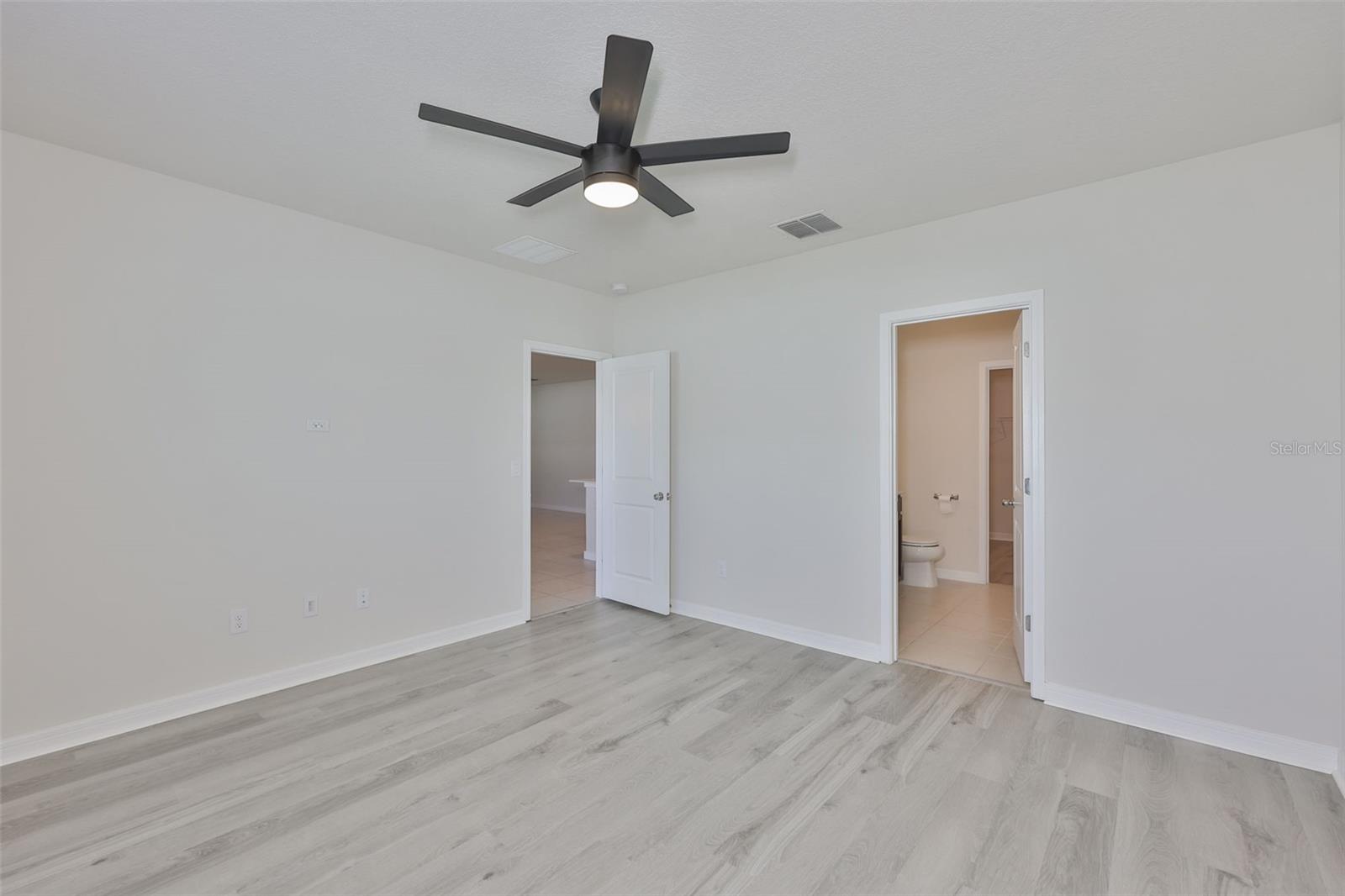 Image 32 of 47 For 1002 Tidal Rock Avenue