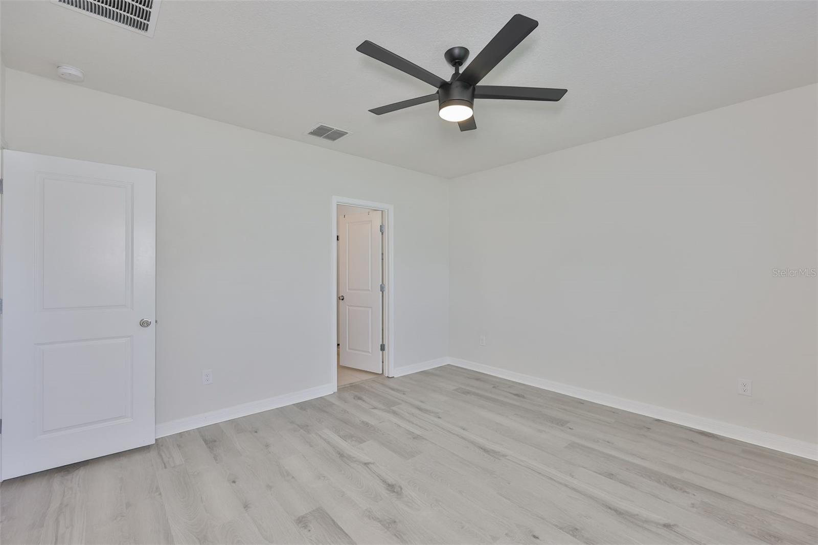 Image 33 of 47 For 1002 Tidal Rock Avenue