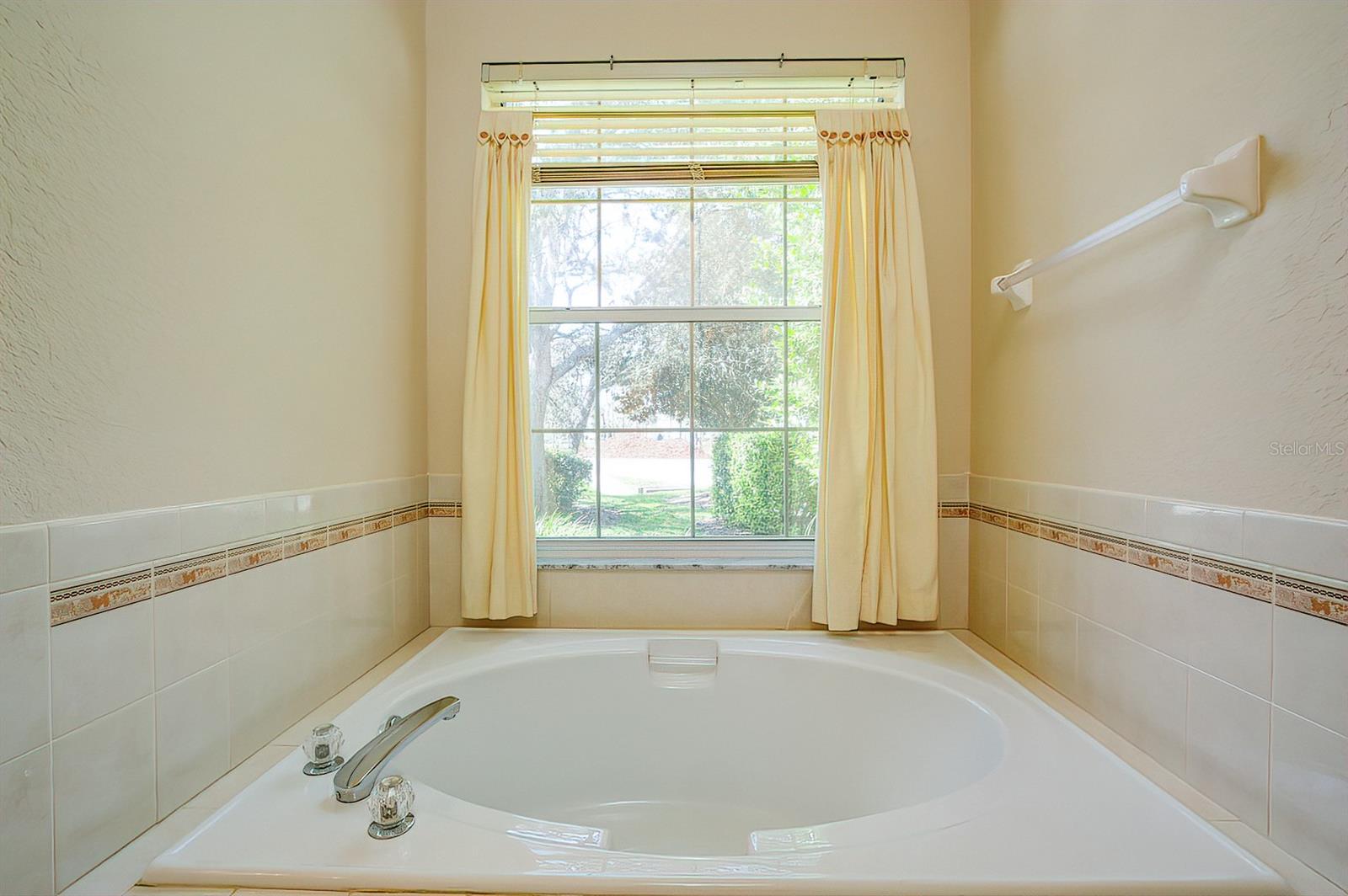 Image 13 of 25 For 5 Strawood Point