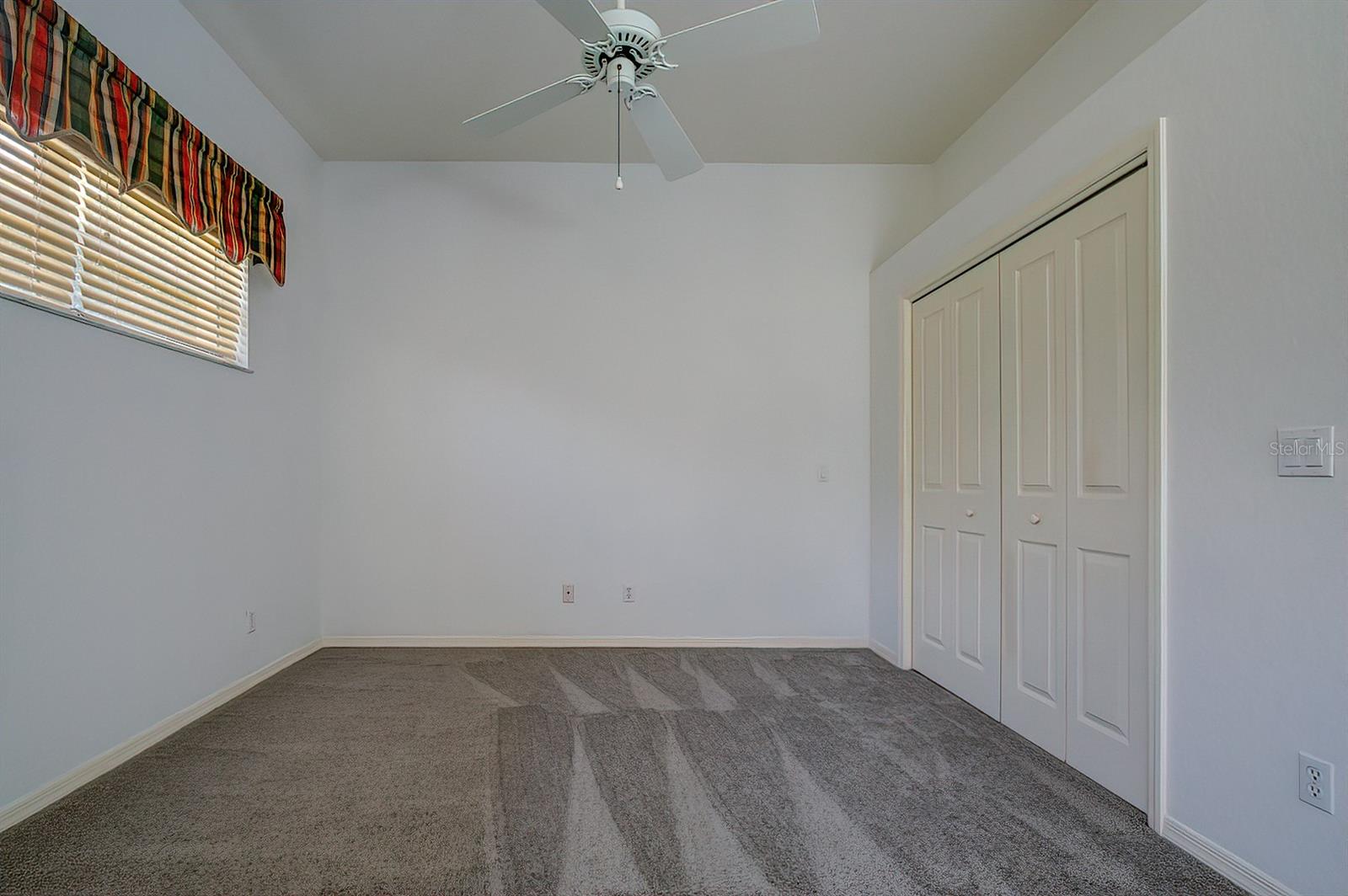 Image 16 of 25 For 5 Strawood Point