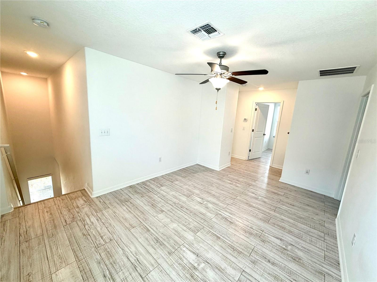 Image 18 of 38 For 6821 Blue Moon Way