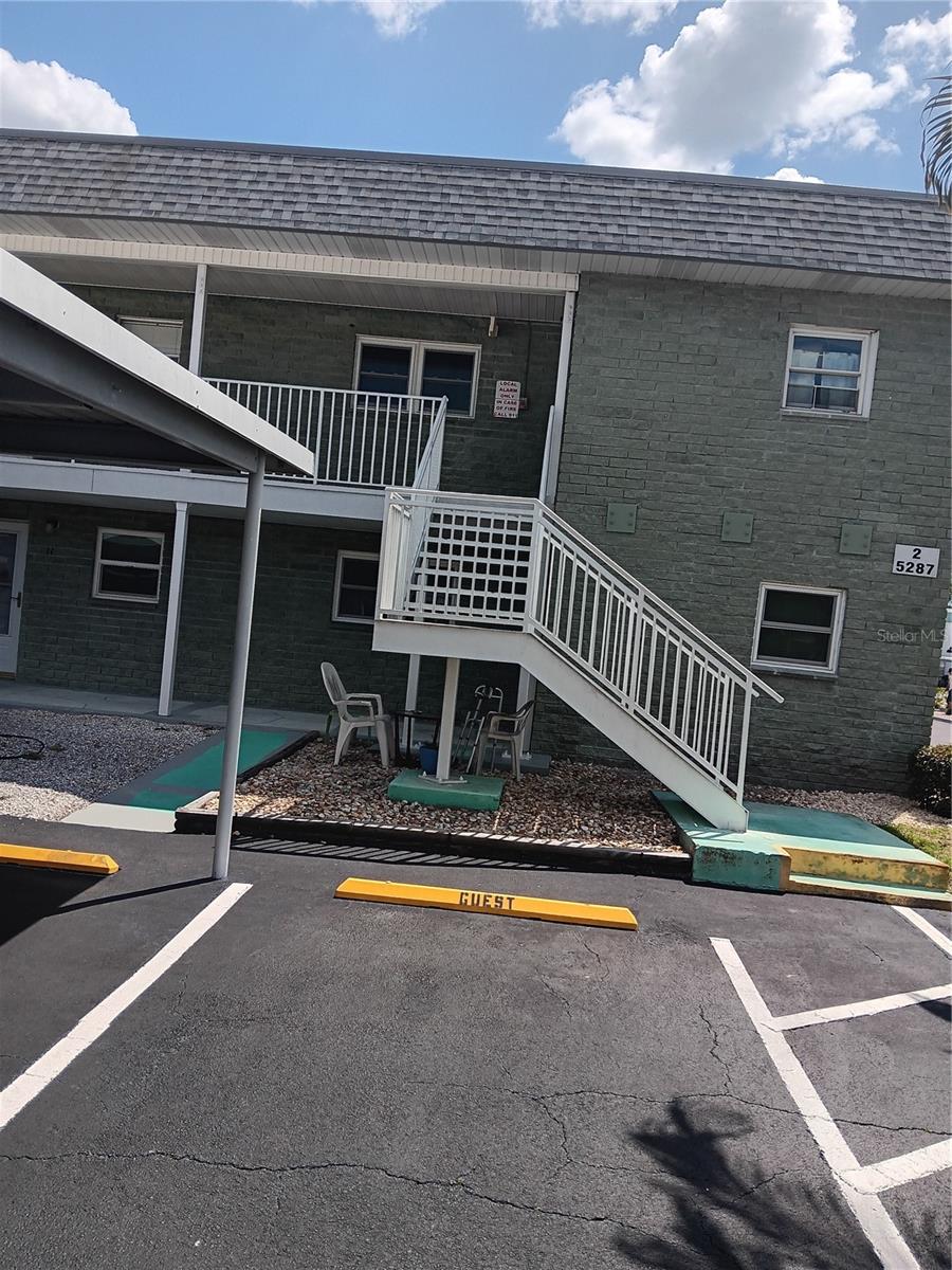 Listing photo id 9 for 5287 81 St Street N 26