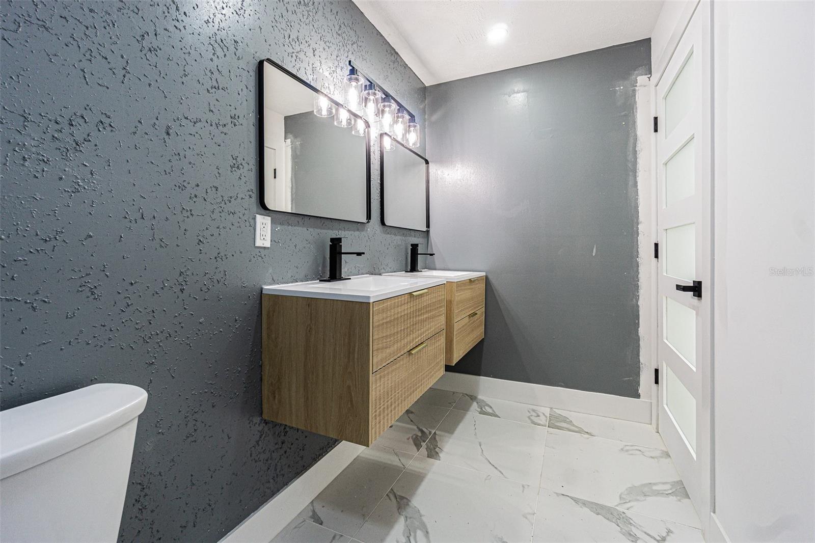 Image 37 of 45 For 8807 Overlook Drive