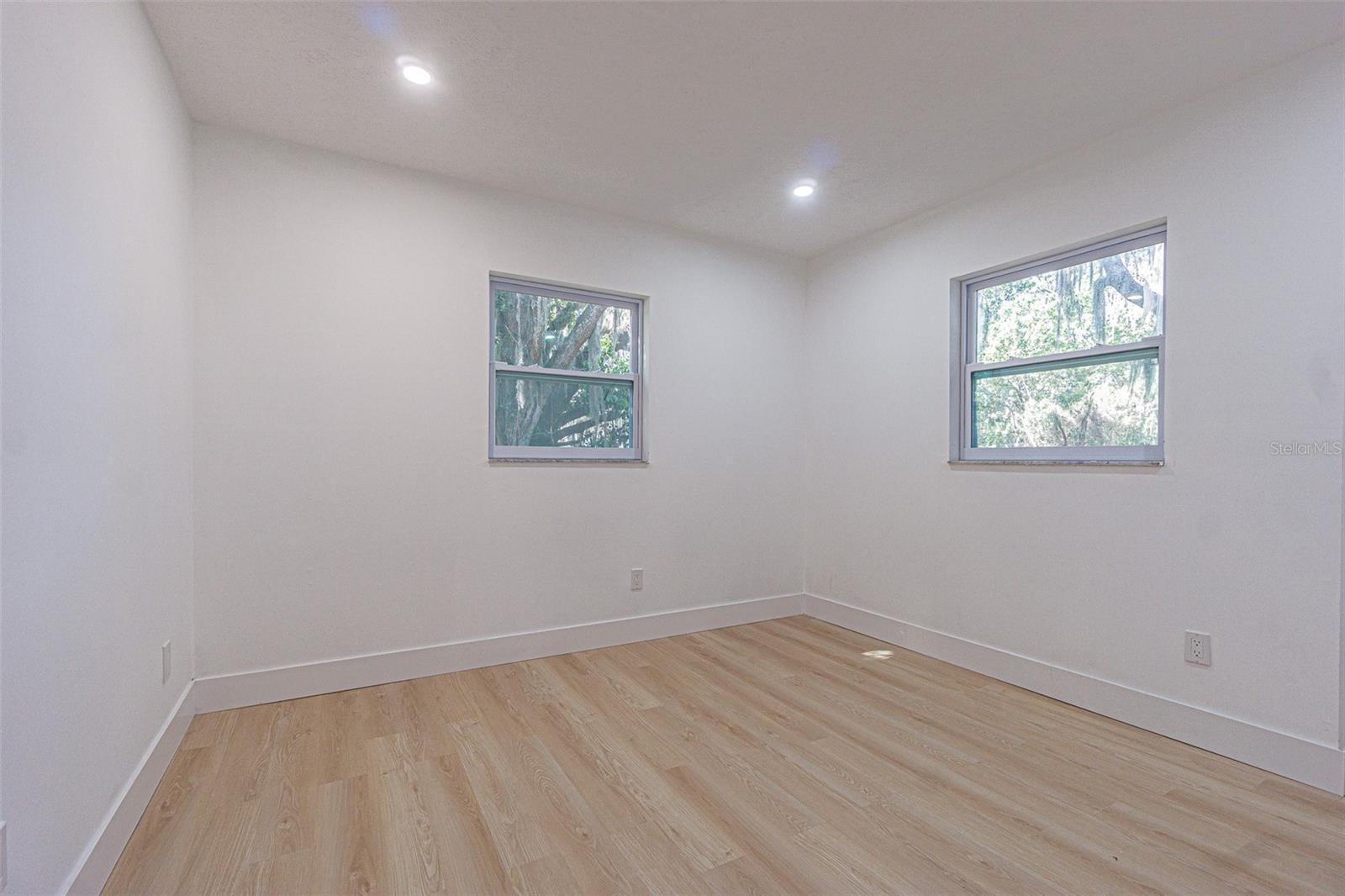 Image 39 of 45 For 8807 Overlook Drive