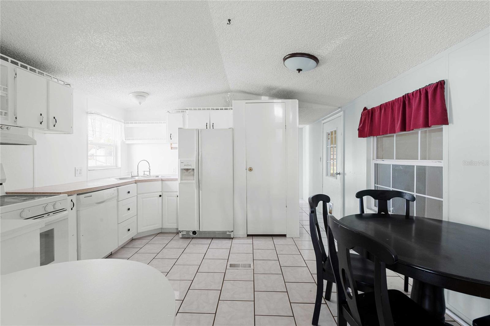 Image 11 of 31 For 36941 Beth Ave