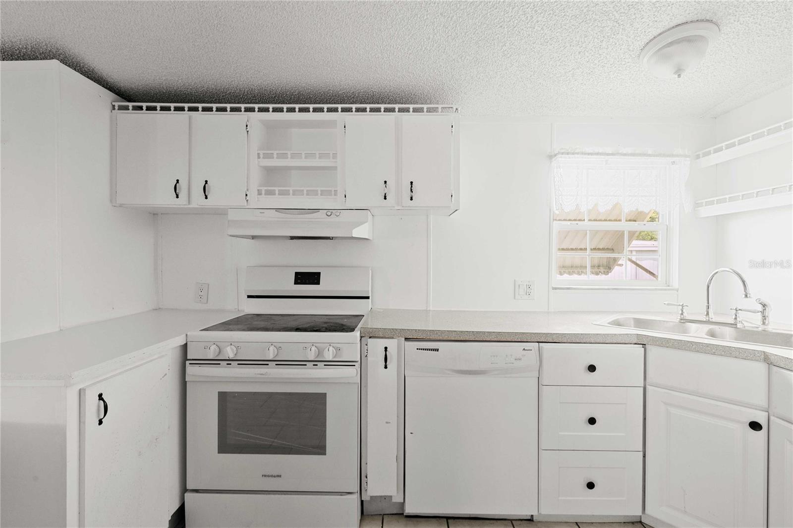 Image 14 of 31 For 36941 Beth Ave