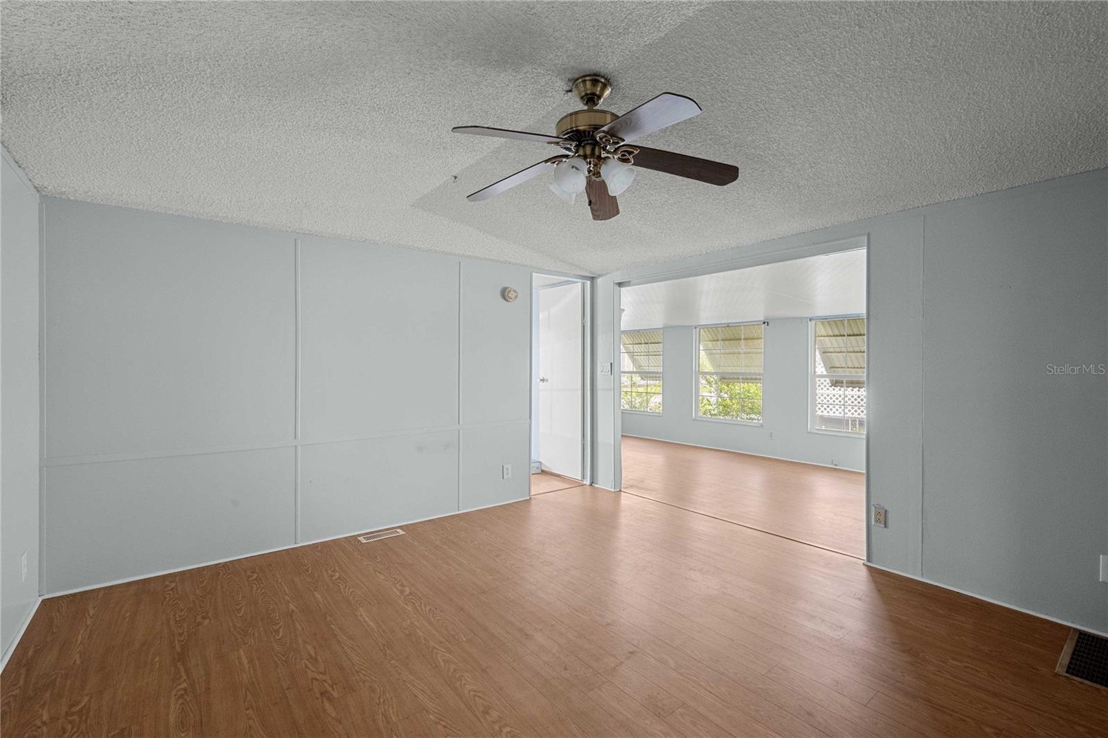 Image 18 of 31 For 36941 Beth Ave