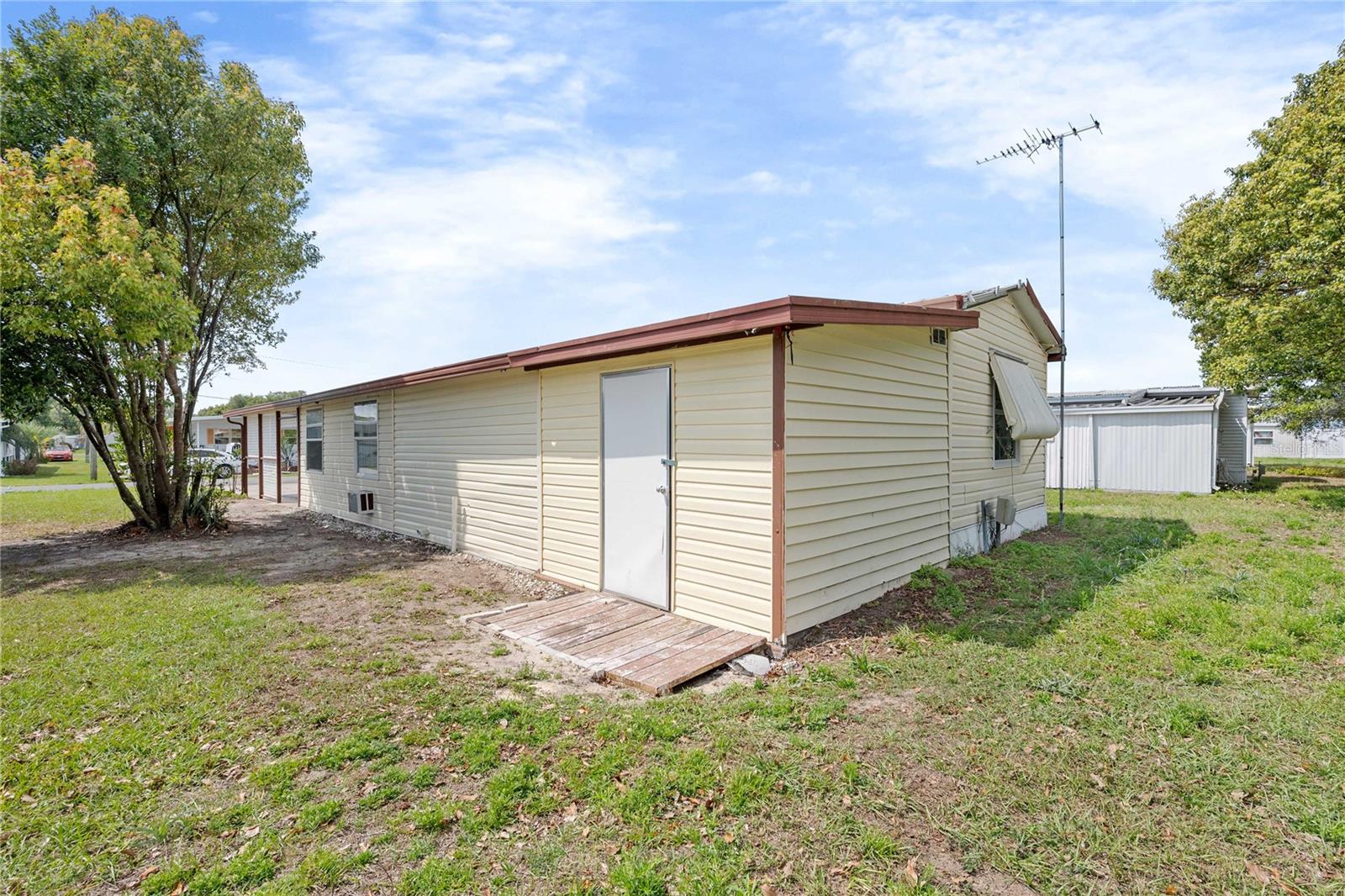 Image 28 of 31 For 36941 Beth Ave