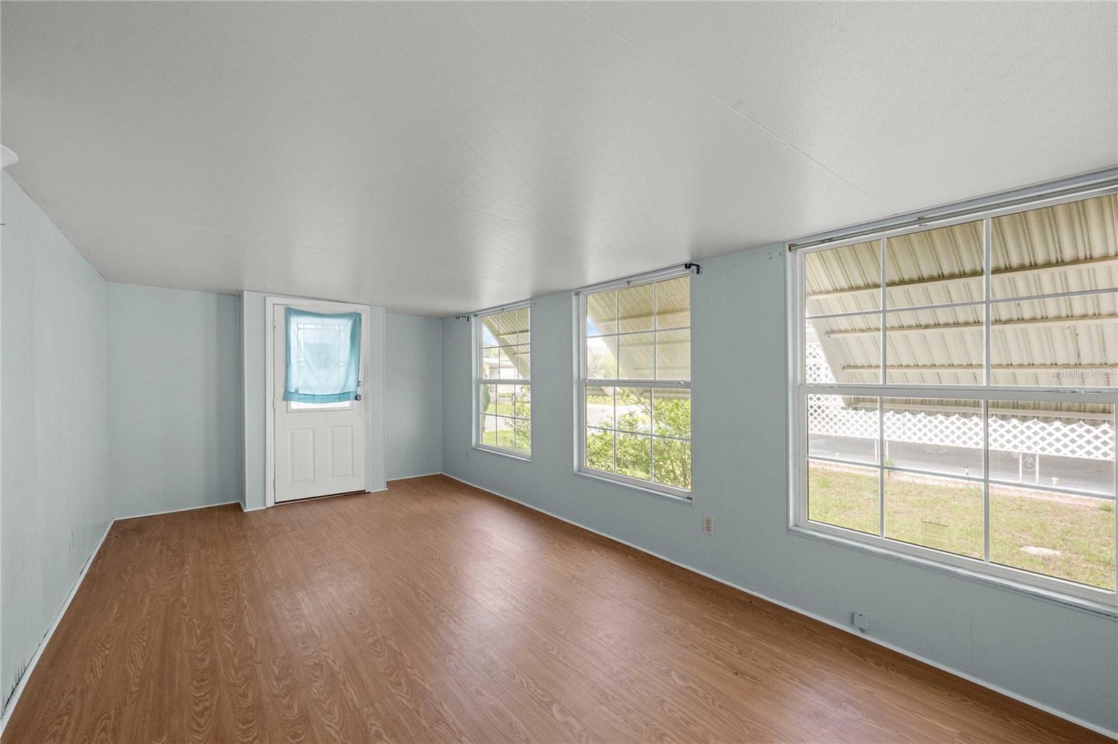 Image 4 of 31 For 36941 Beth Ave