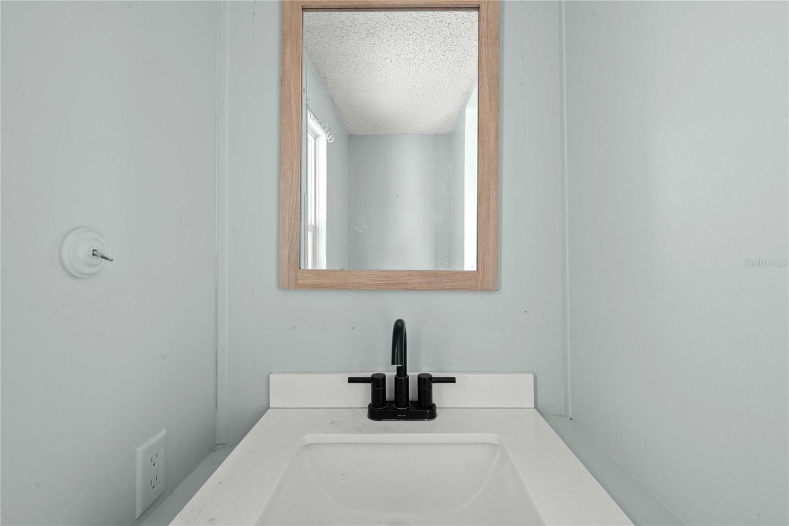 Image 9 of 31 For 36941 Beth Ave