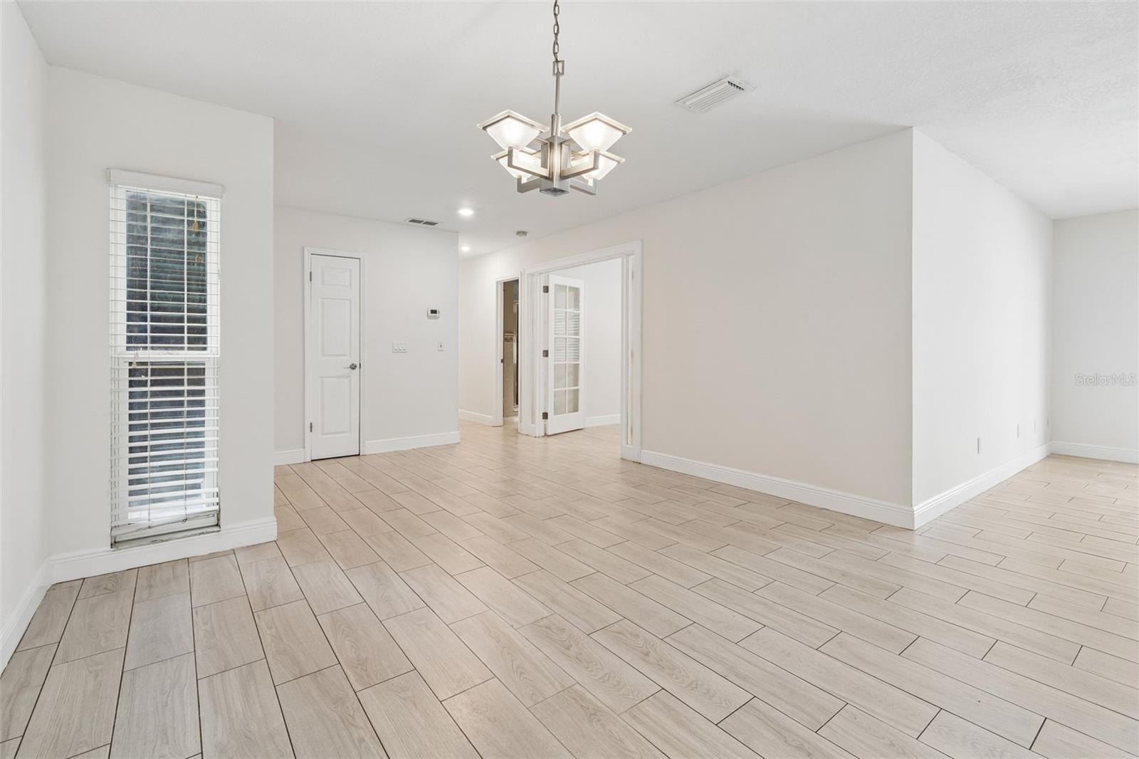 Image 11 of 61 For 4710 Southbreeze Drive