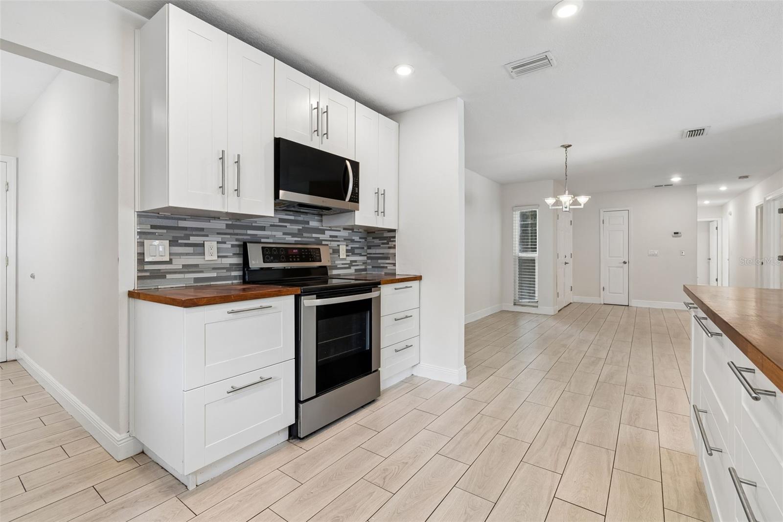 Image 17 of 61 For 4710 Southbreeze Drive