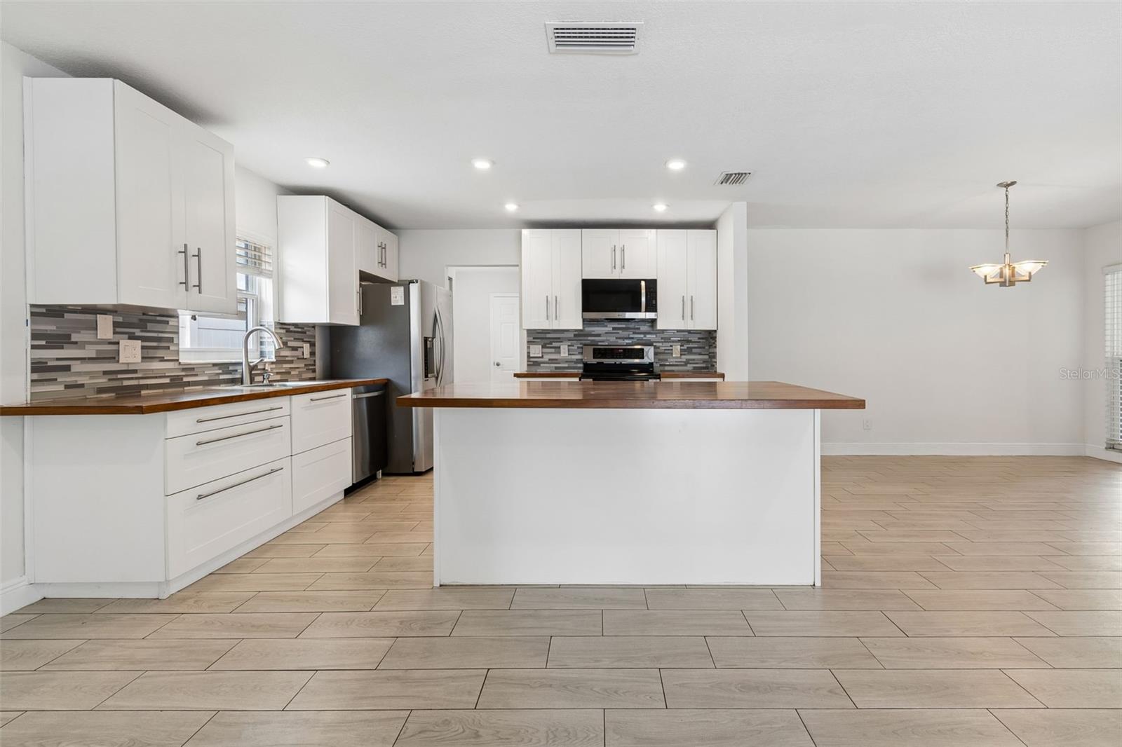 Image 19 of 61 For 4710 Southbreeze Drive