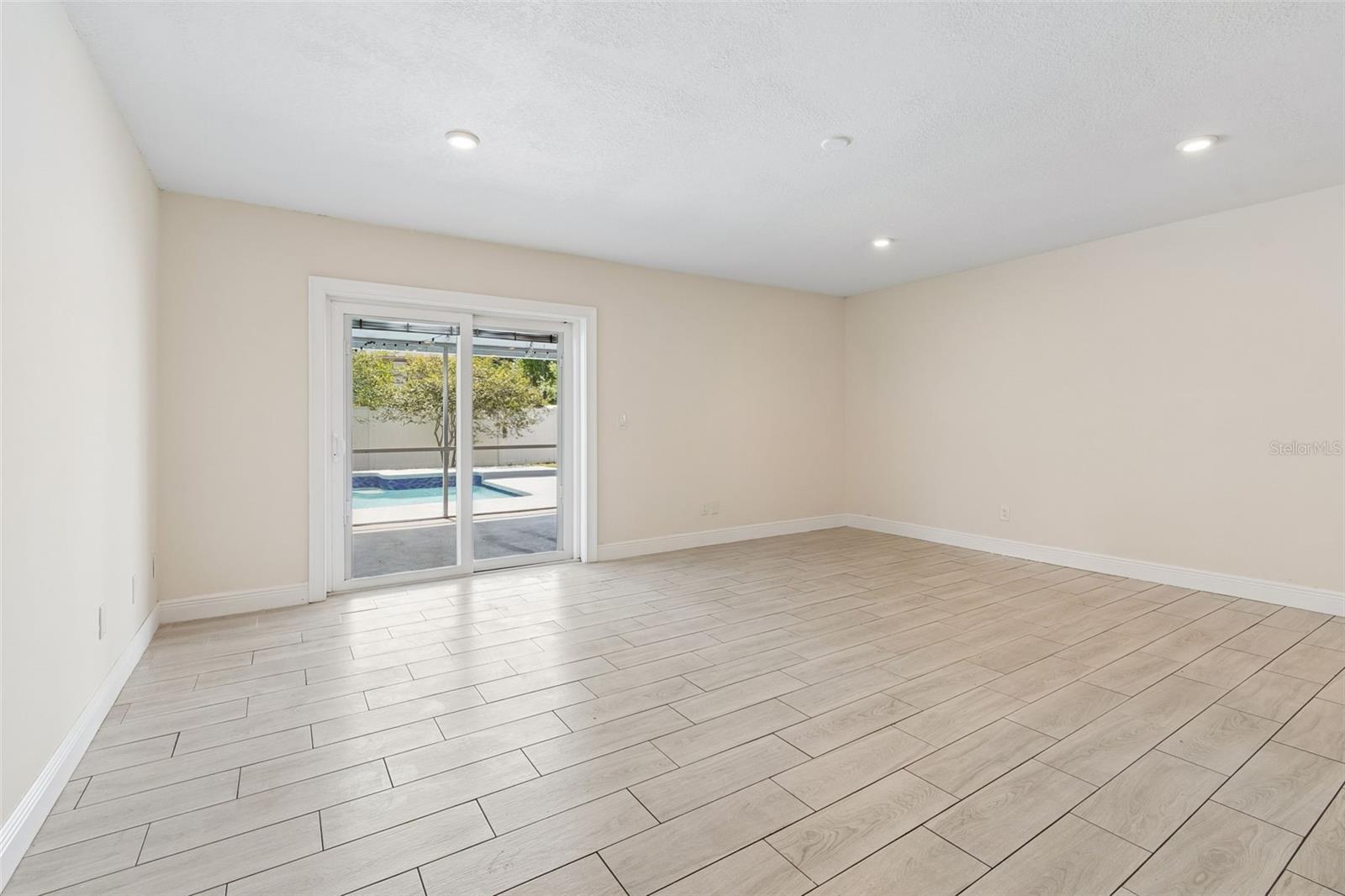 Image 20 of 61 For 4710 Southbreeze Drive