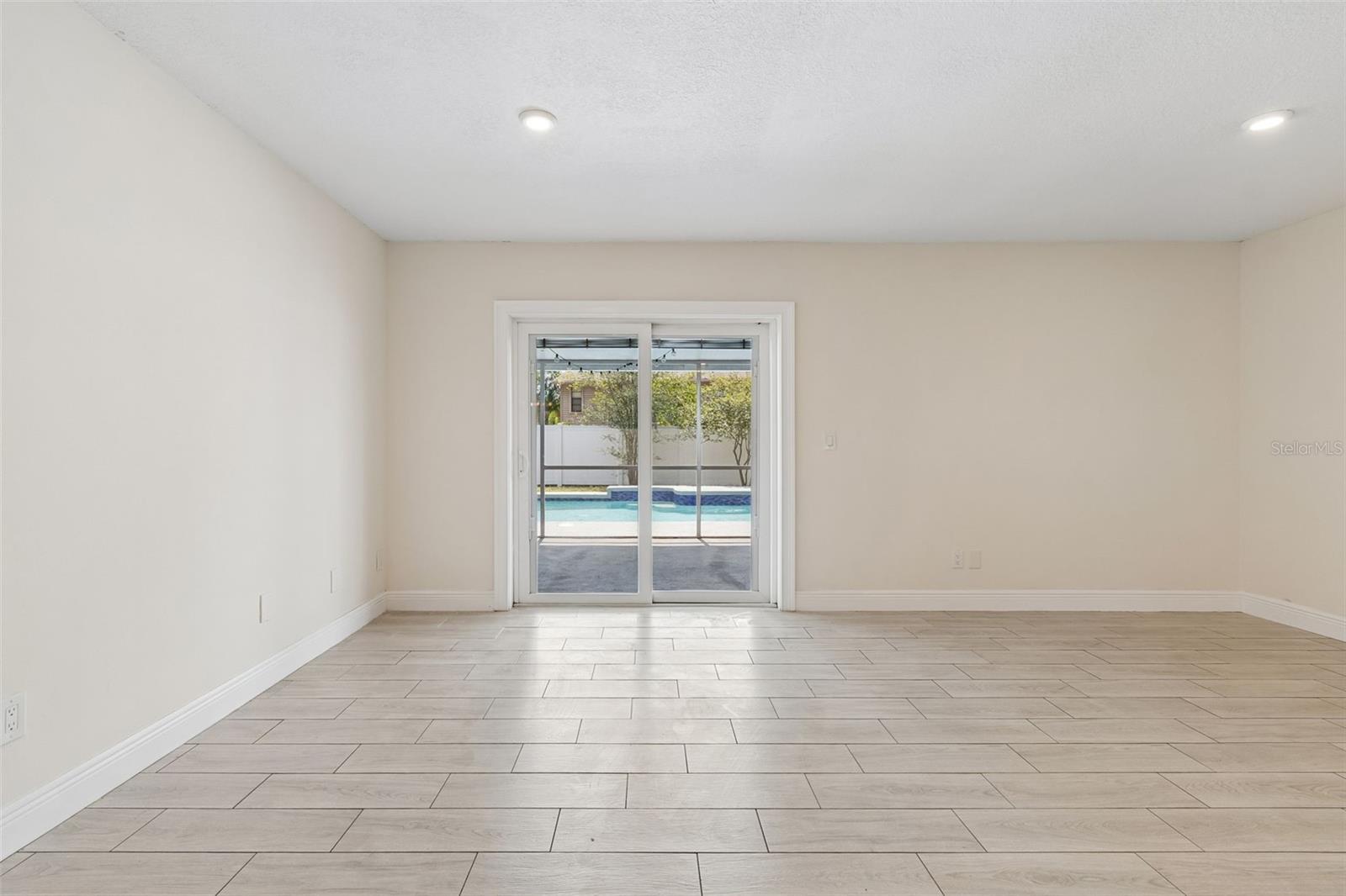 Image 21 of 61 For 4710 Southbreeze Drive