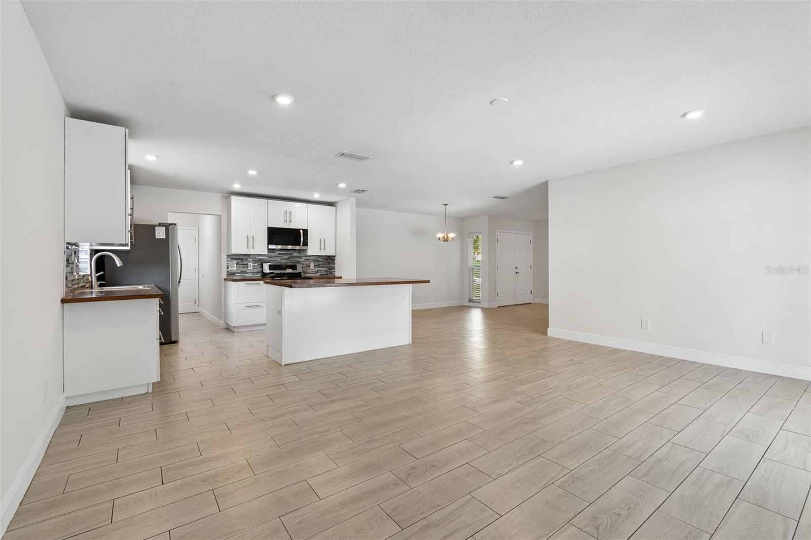 Image 22 of 61 For 4710 Southbreeze Drive