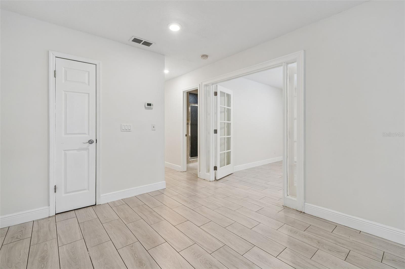 Image 25 of 61 For 4710 Southbreeze Drive