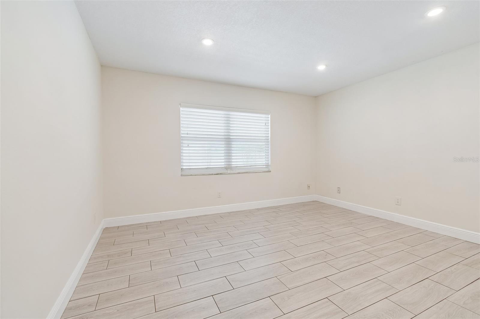 Image 26 of 61 For 4710 Southbreeze Drive