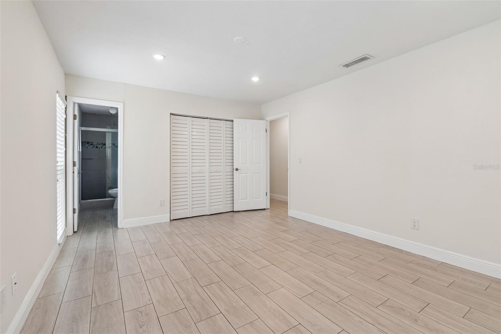 Image 31 of 61 For 4710 Southbreeze Drive