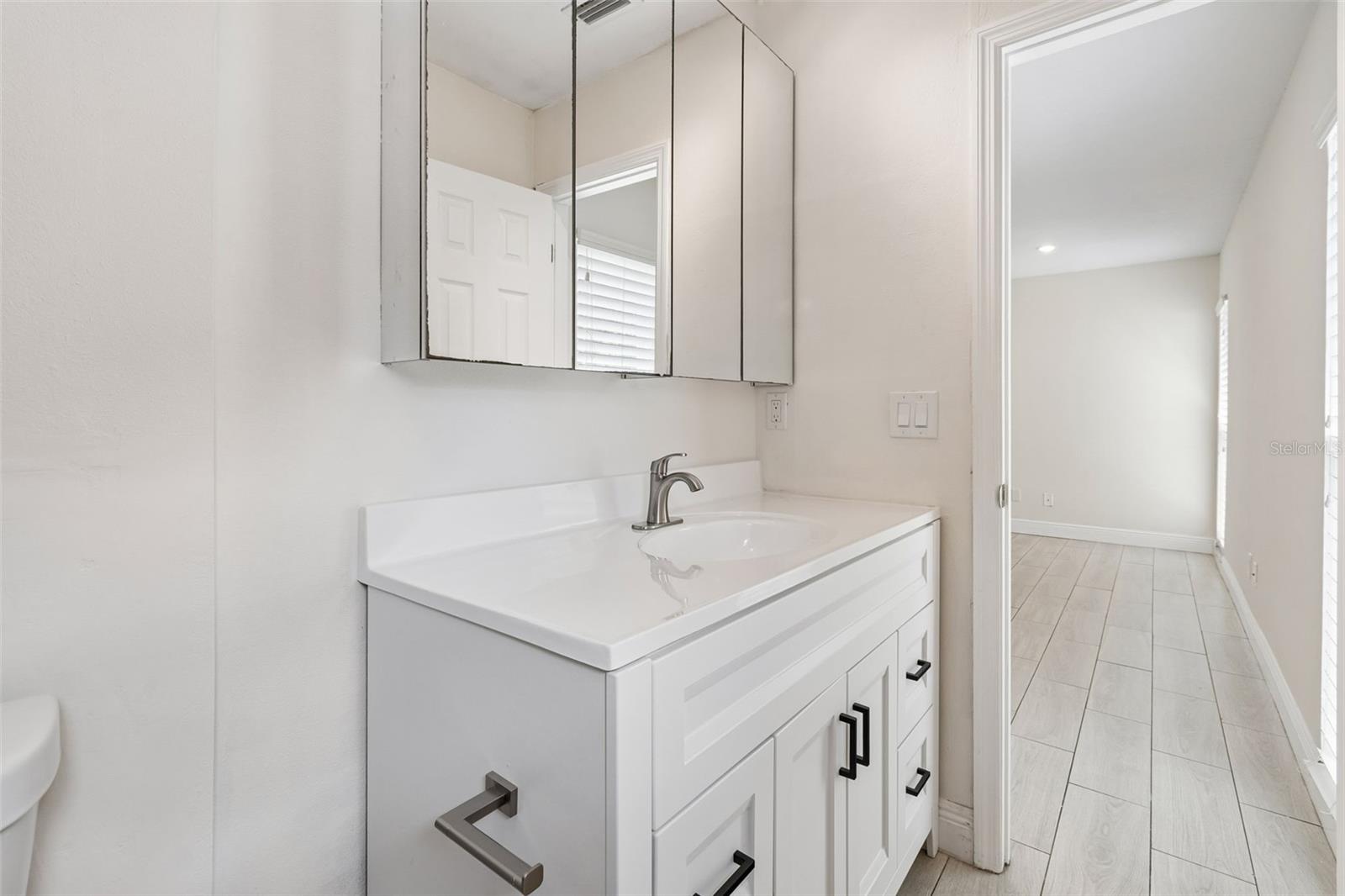 Image 34 of 61 For 4710 Southbreeze Drive