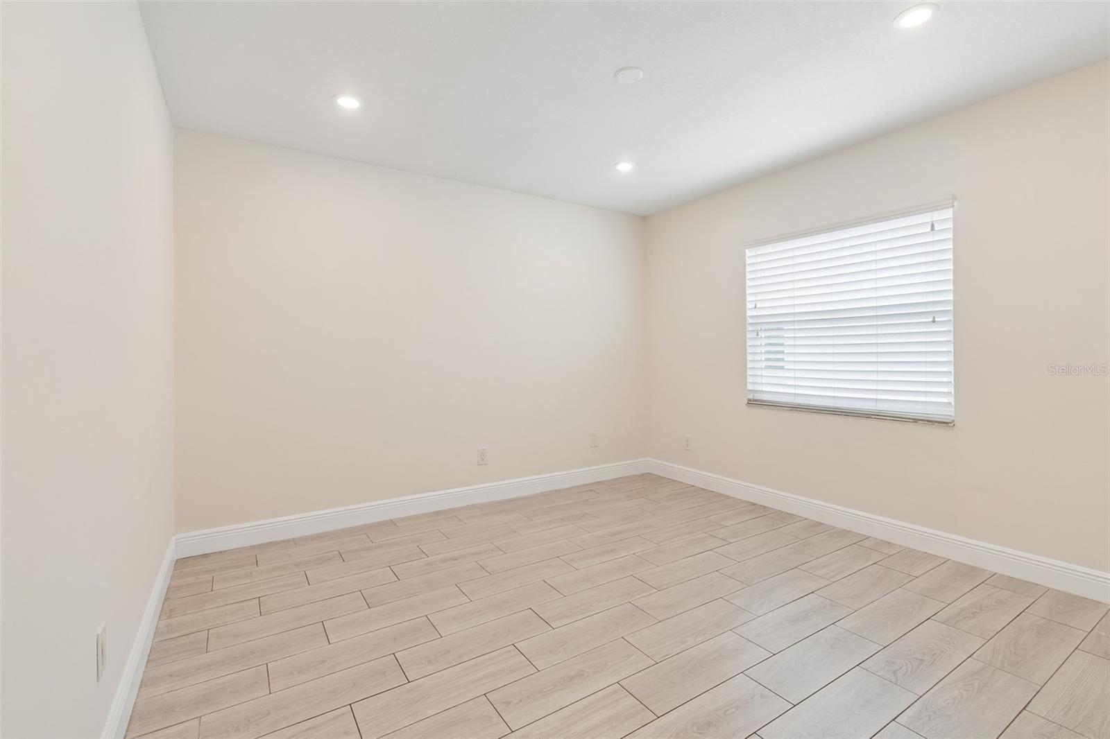 Image 35 of 61 For 4710 Southbreeze Drive