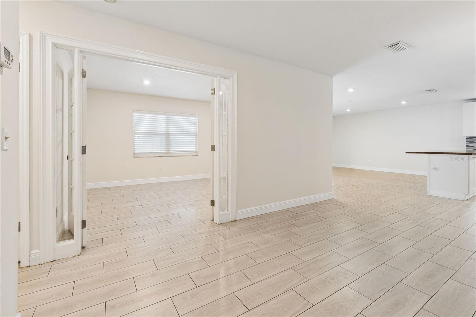 Image 8 of 61 For 4710 Southbreeze Drive