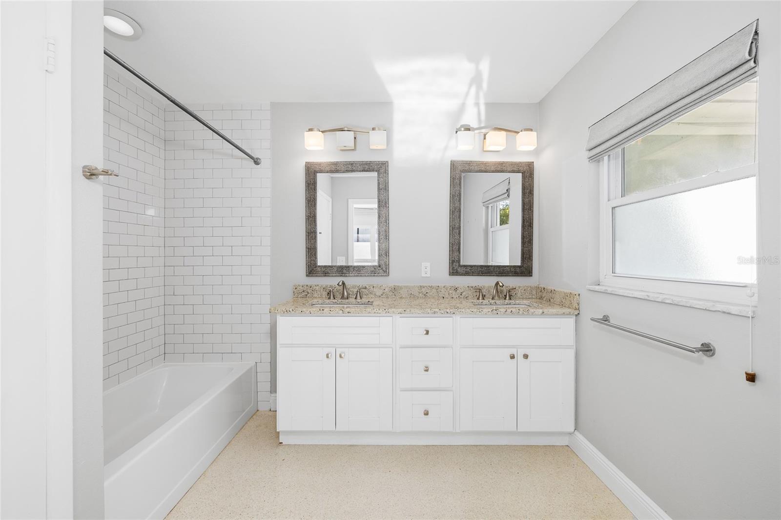 Image 17 of 35 For 505 Alva Street