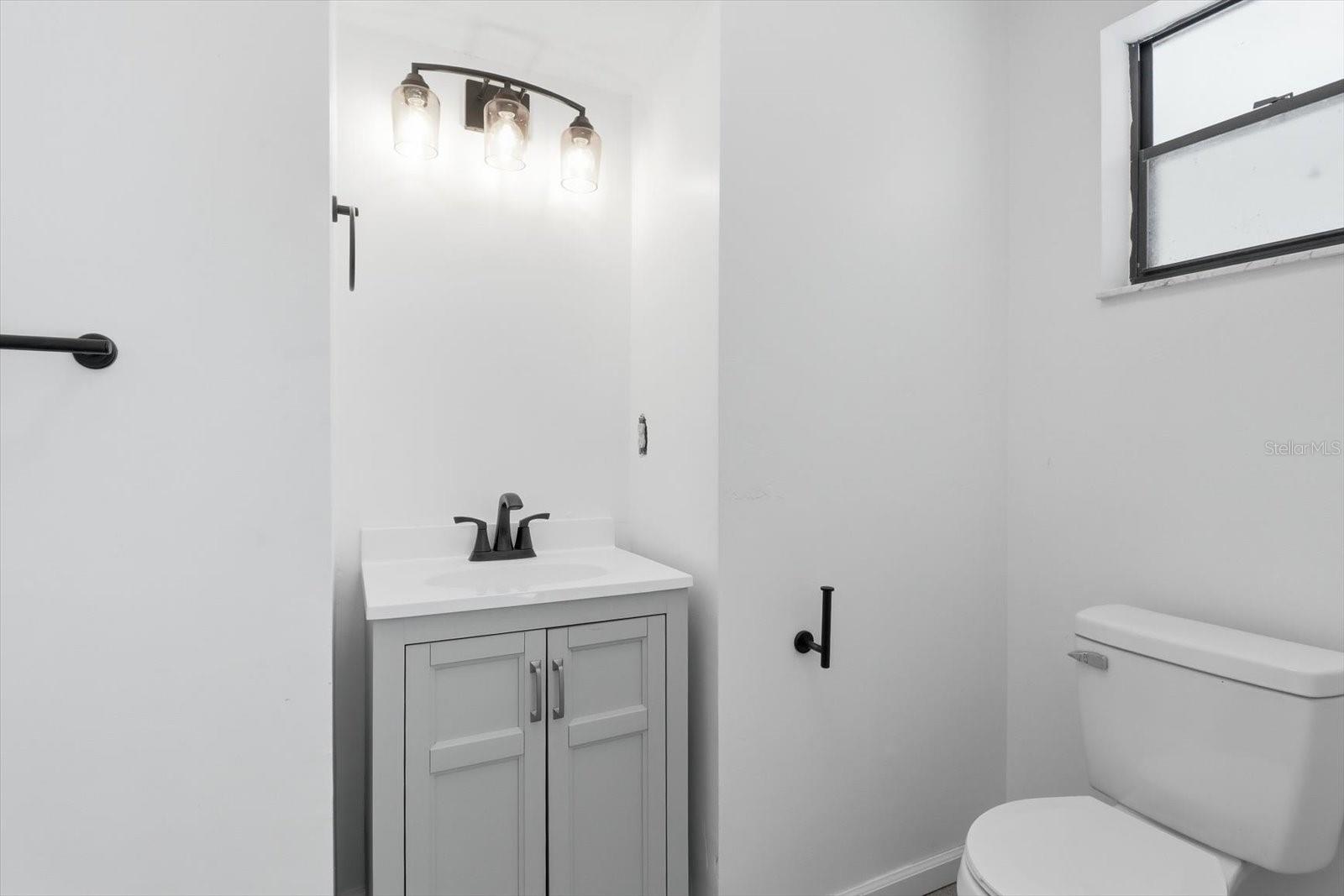 Image 17 of 51 For 1804 Humphrey Lane