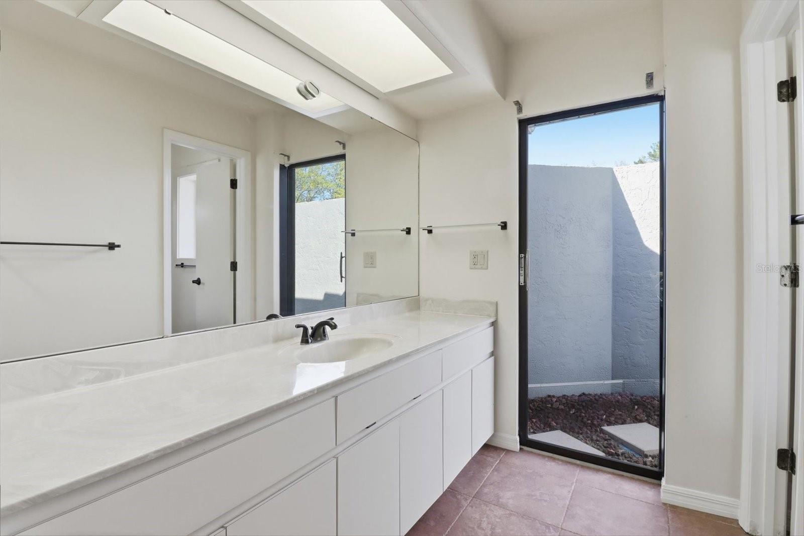 Image 32 of 51 For 1804 Humphrey Lane