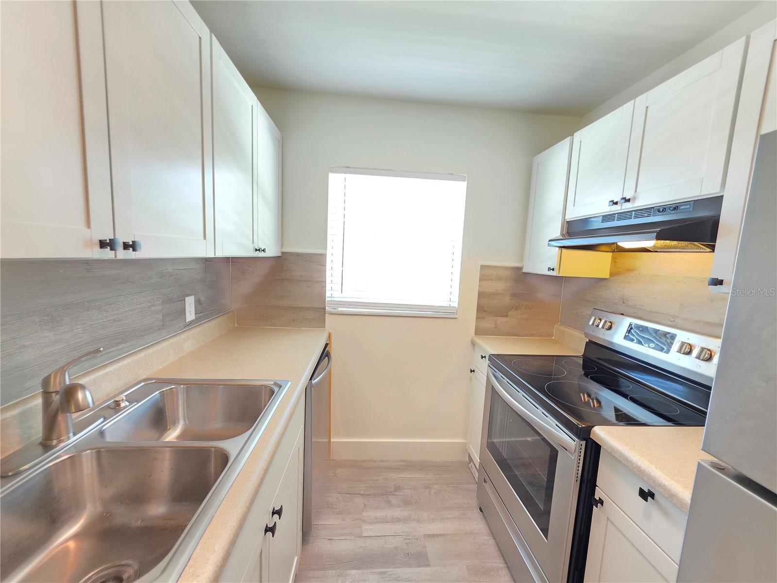 Image 16 of 51 For 2750 Bay Drive 10e